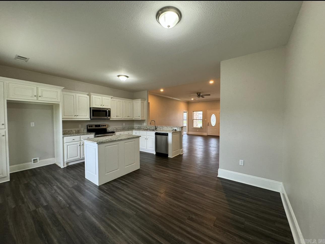 11911 Springtree Drive Property Photo 6