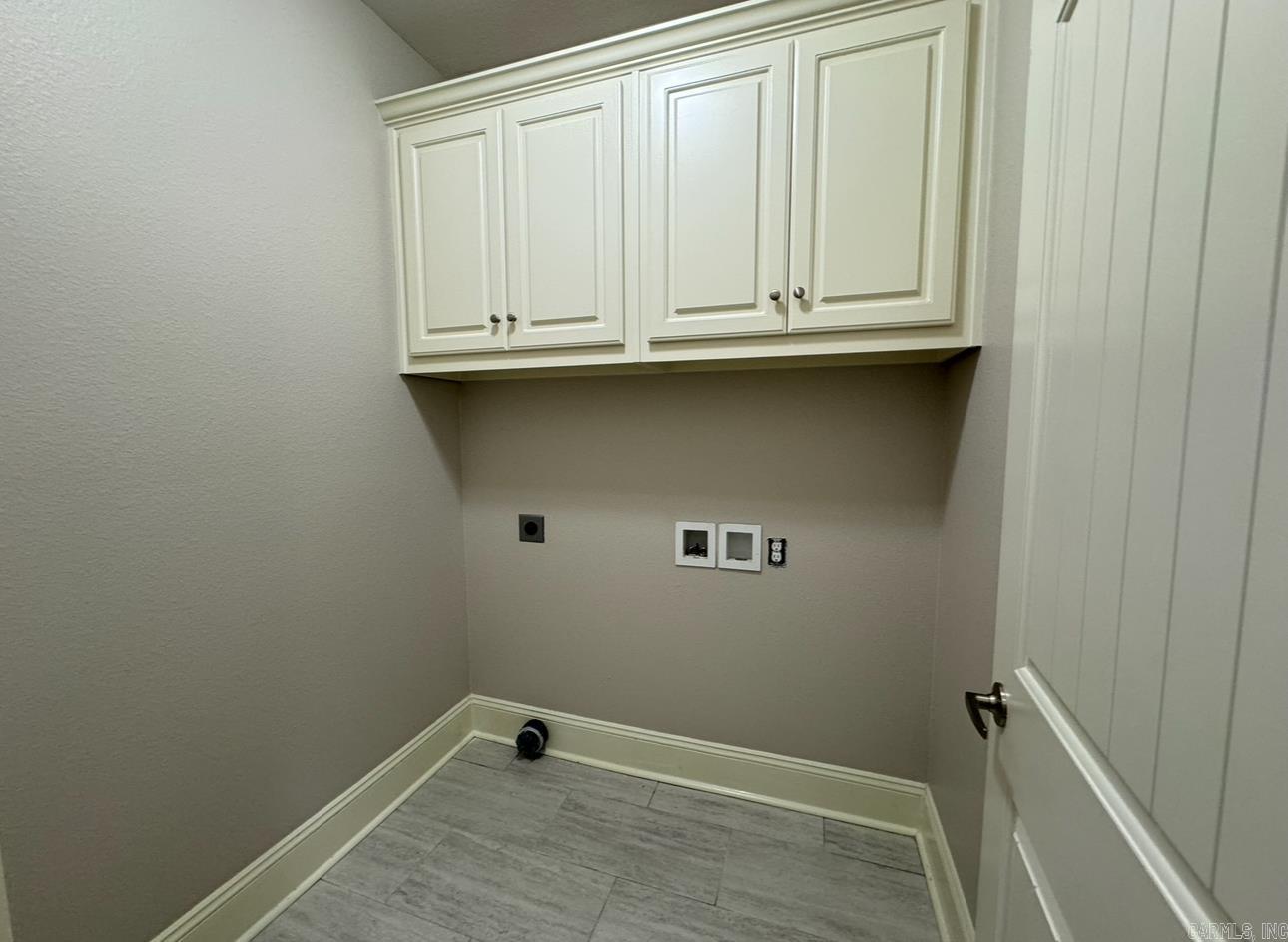 11911 Springtree Drive Property Photo 14