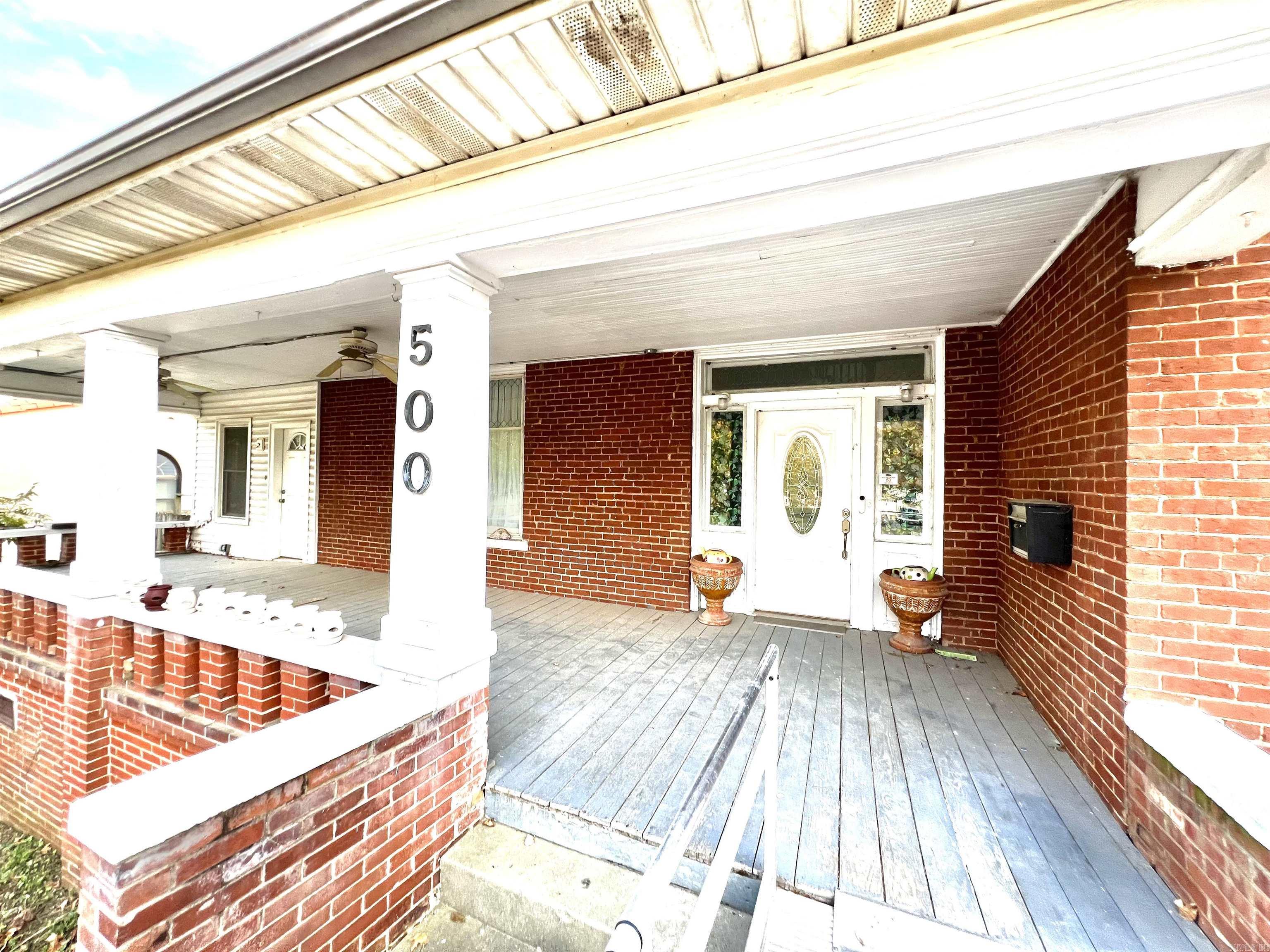 500 W Court Property Photo 6