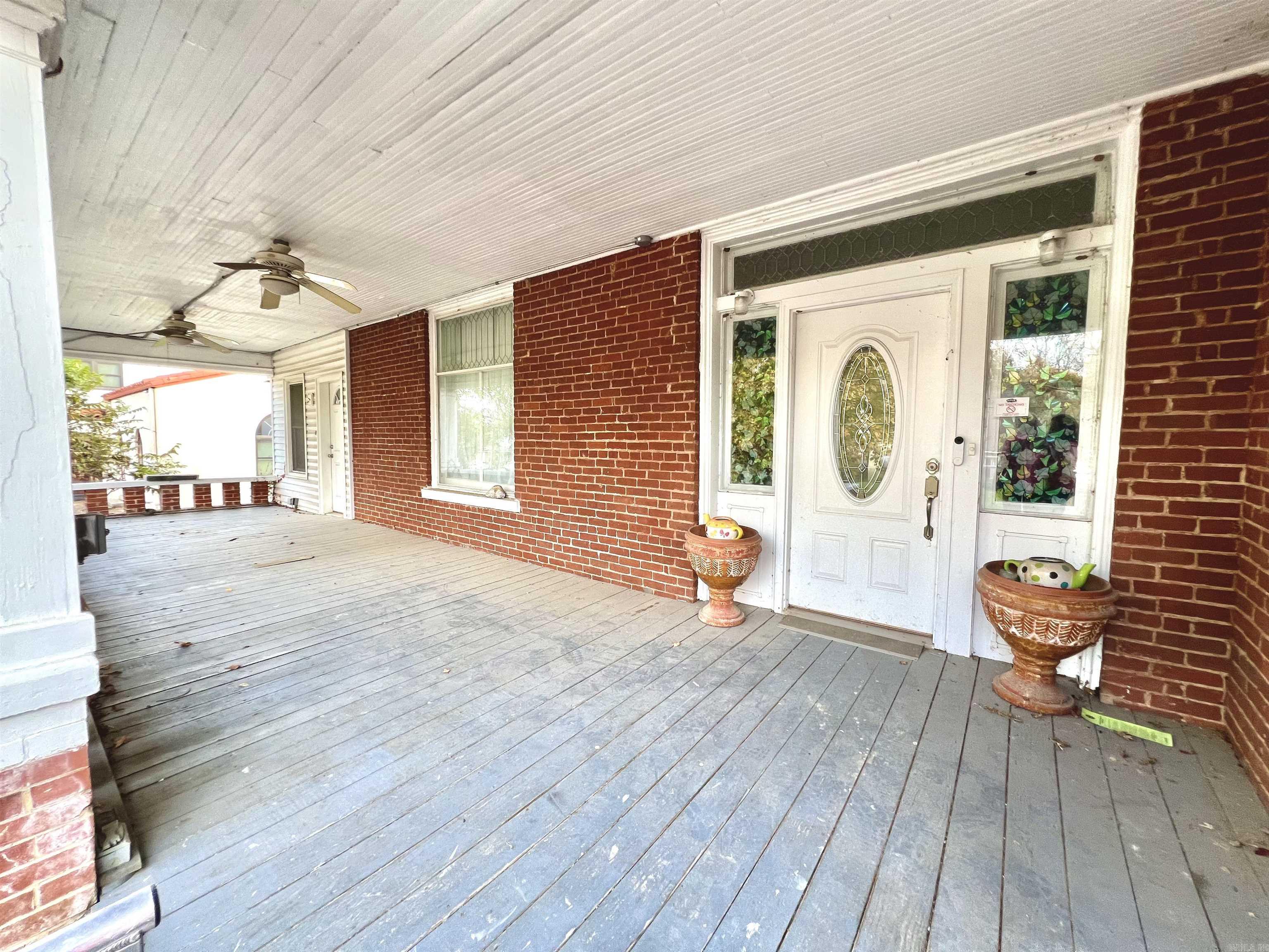 500 W Court Property Photo 8