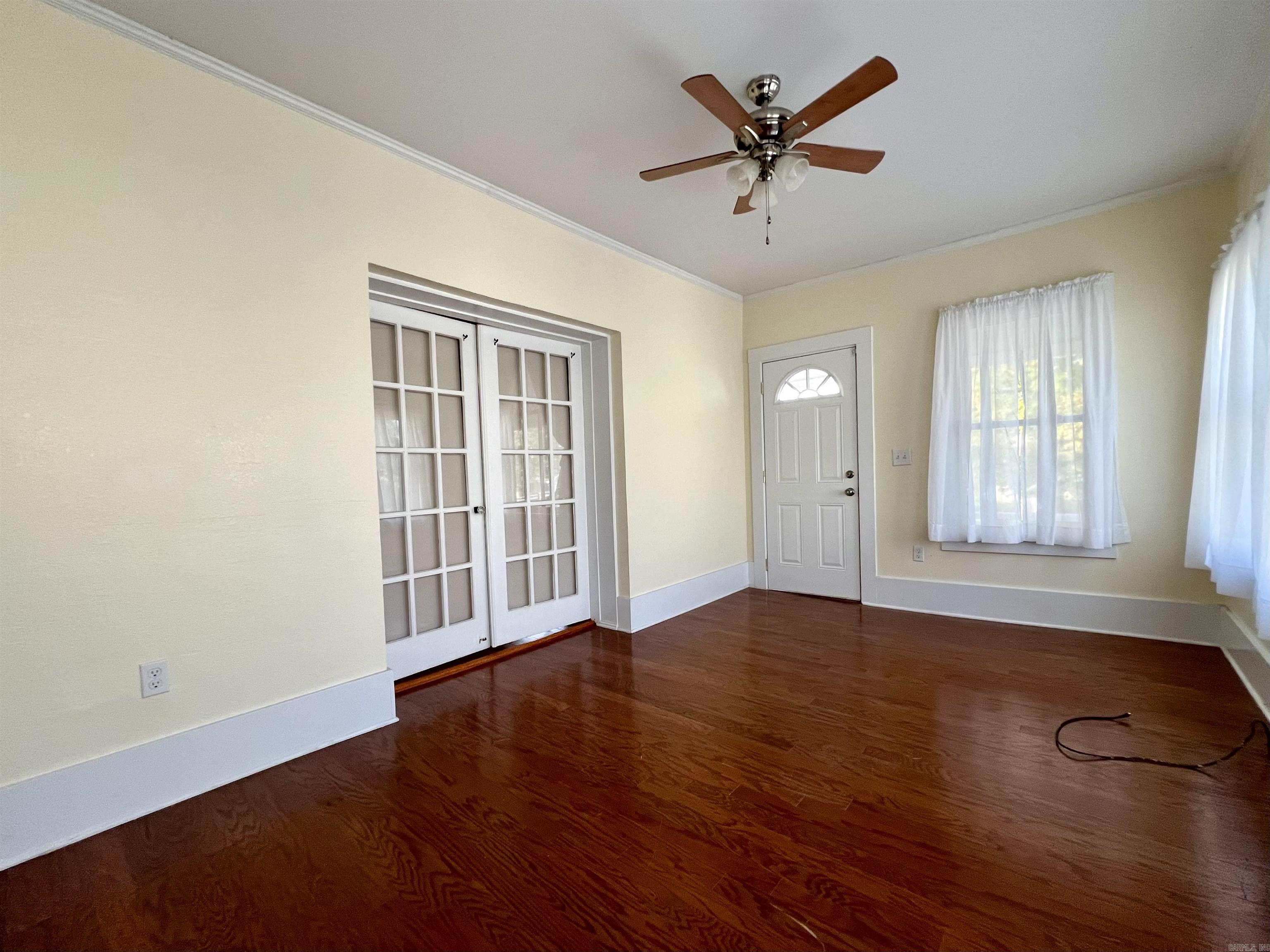 500 W Court Property Photo 13