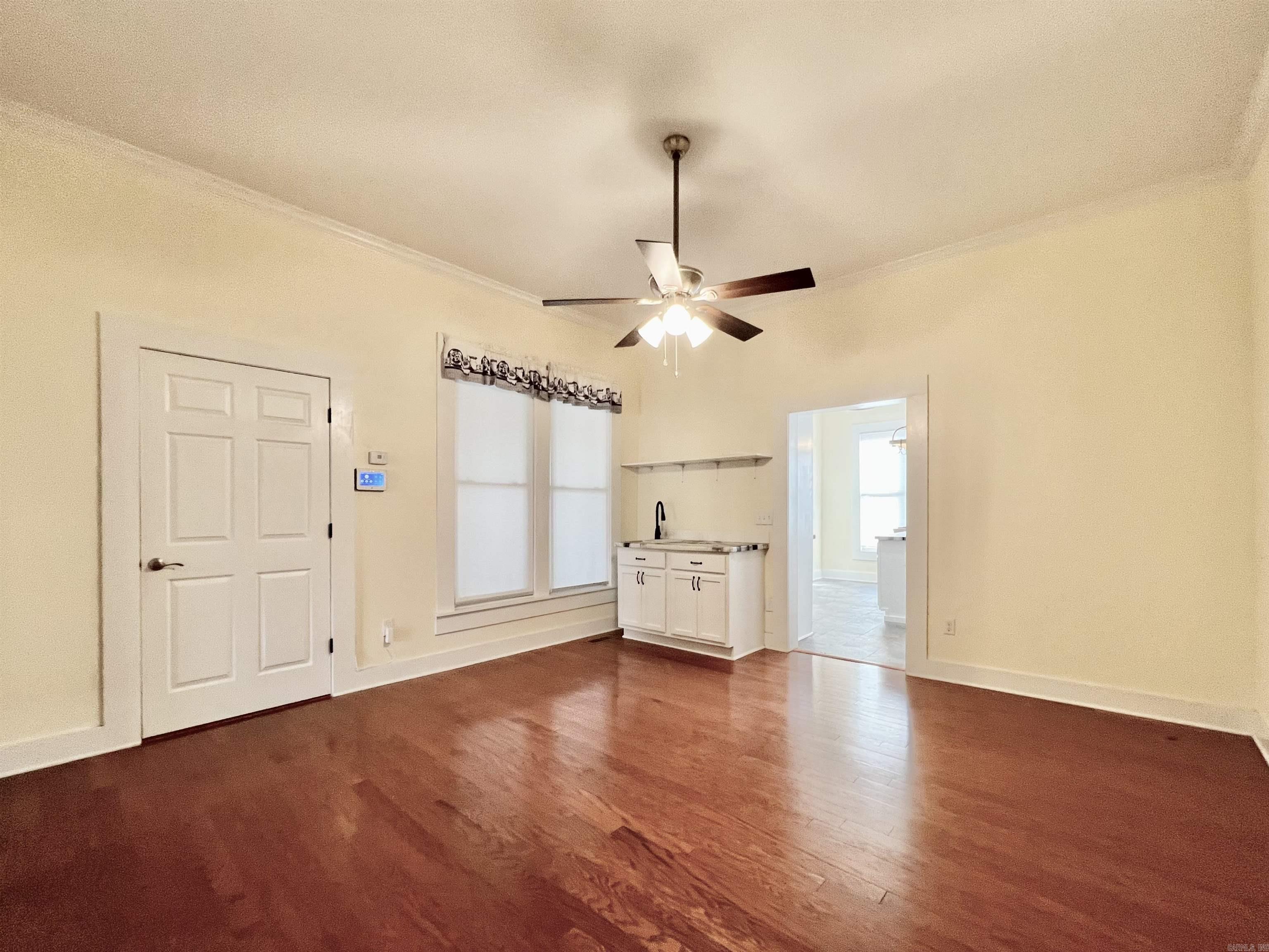500 W Court Property Photo 21