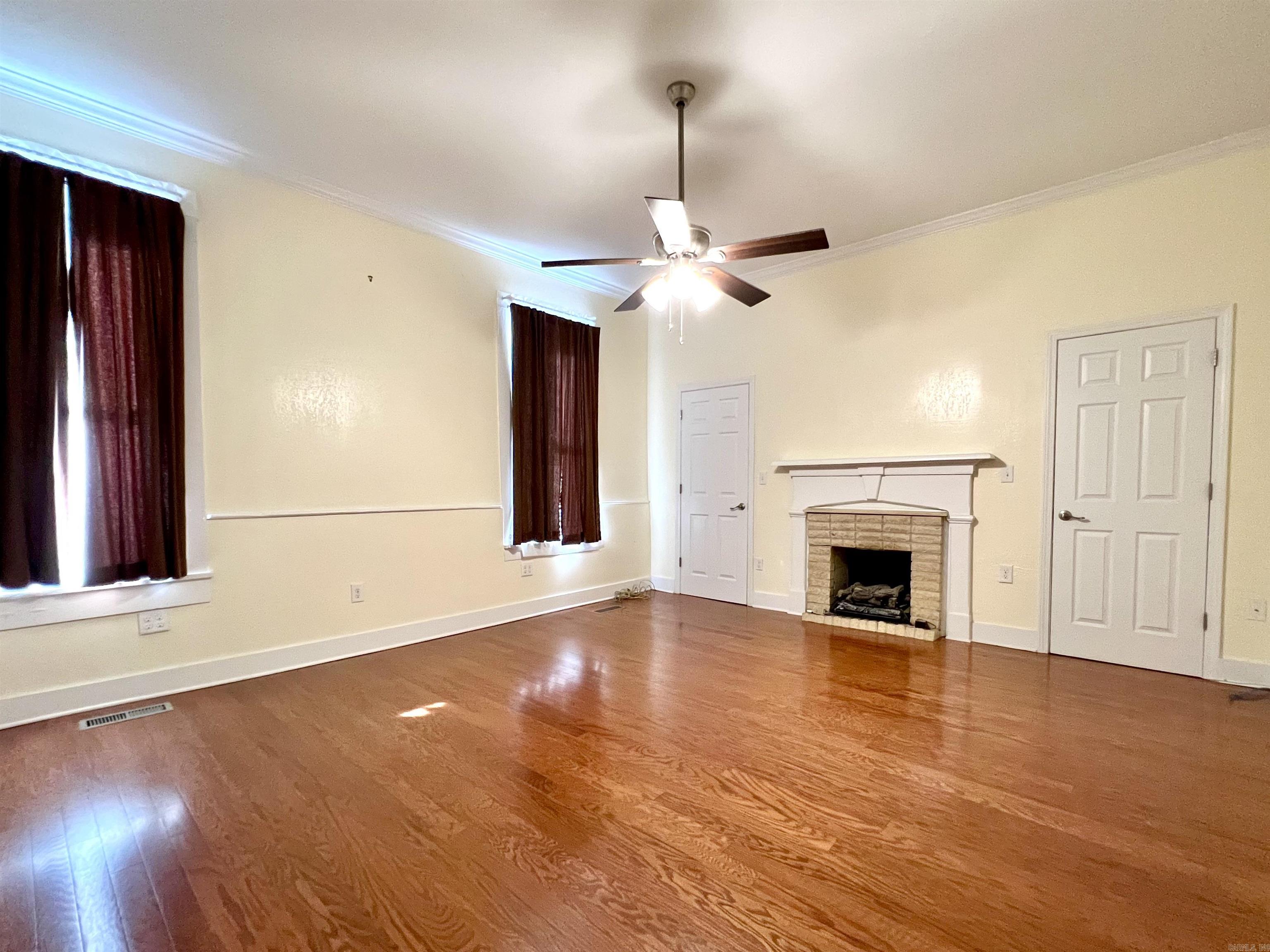 500 W Court Property Photo 25