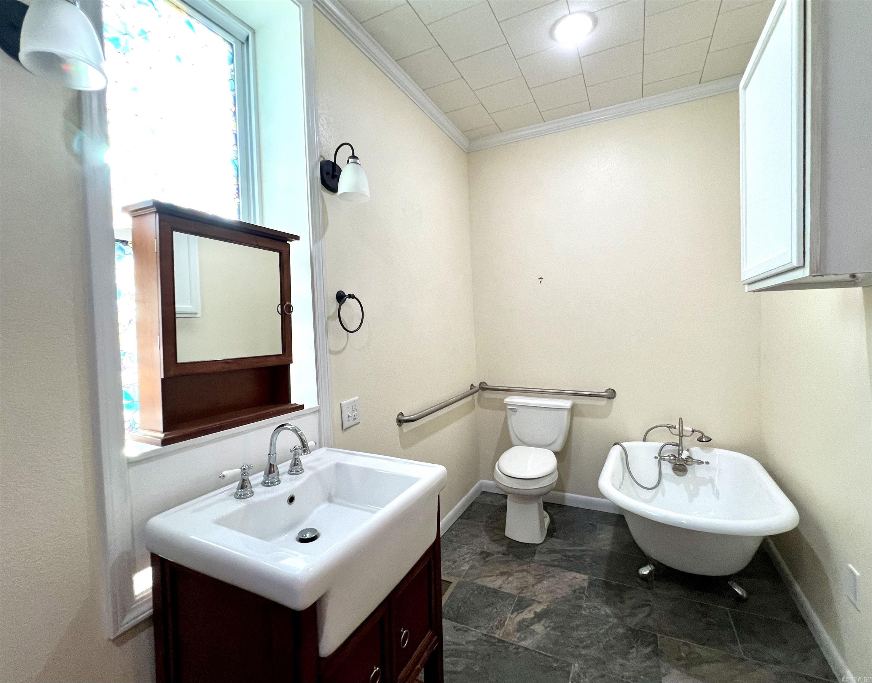 500 W Court Property Photo 26