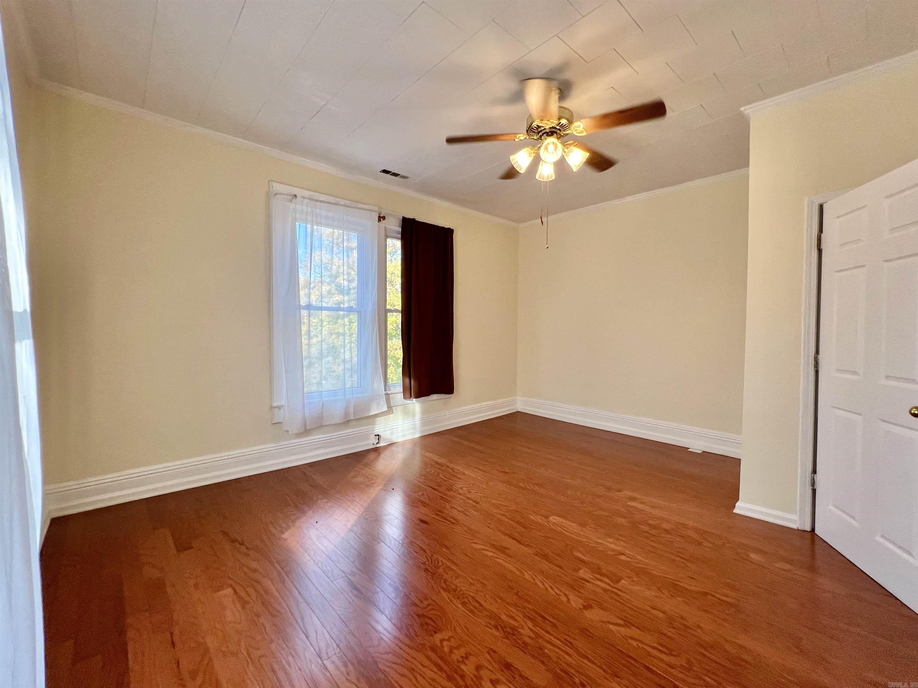500 W Court Property Photo 30