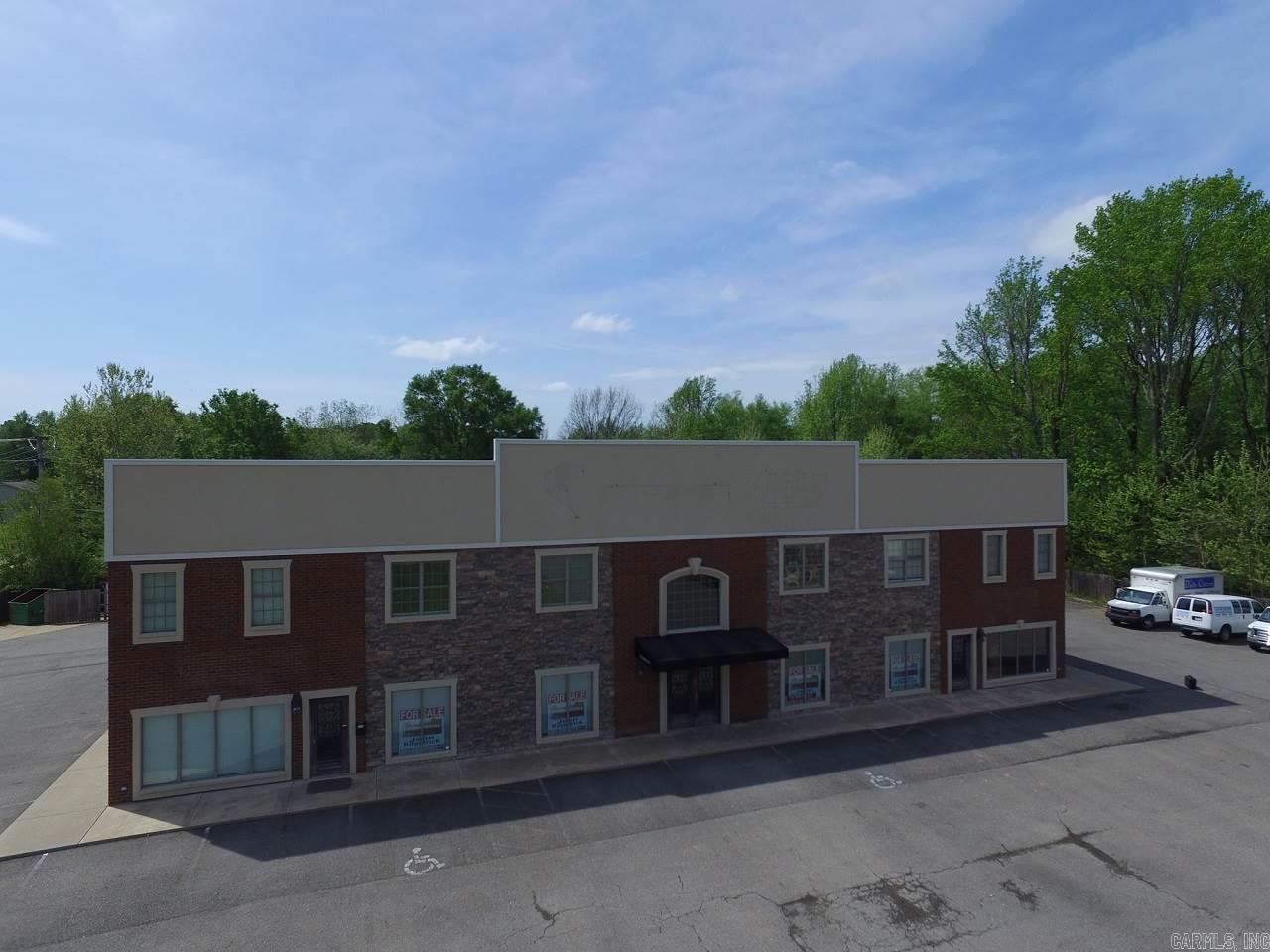 703-717 W Beebe Capps Expressway Property Photo 1