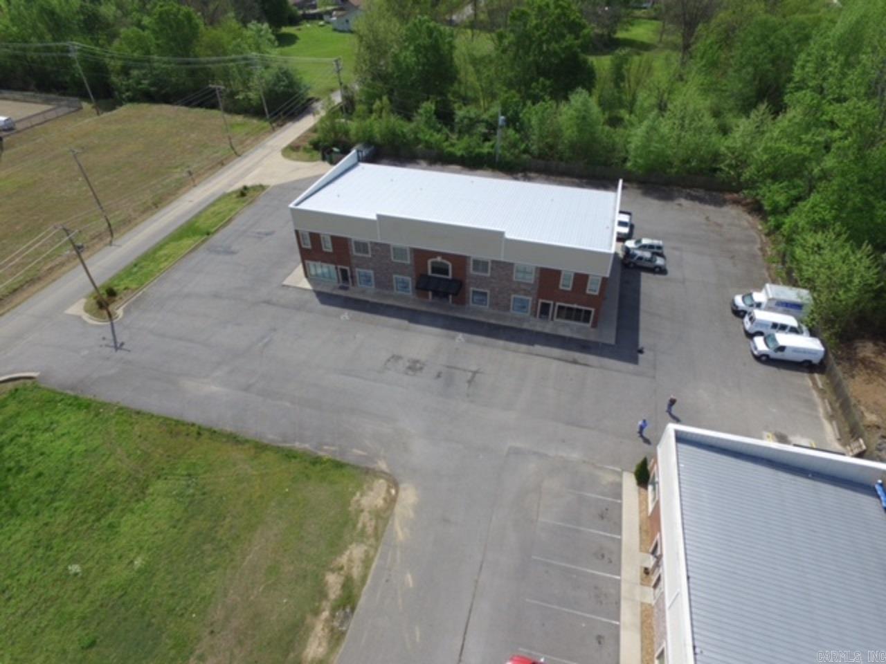703-717 W Beebe Capps Expressway Property Photo 4