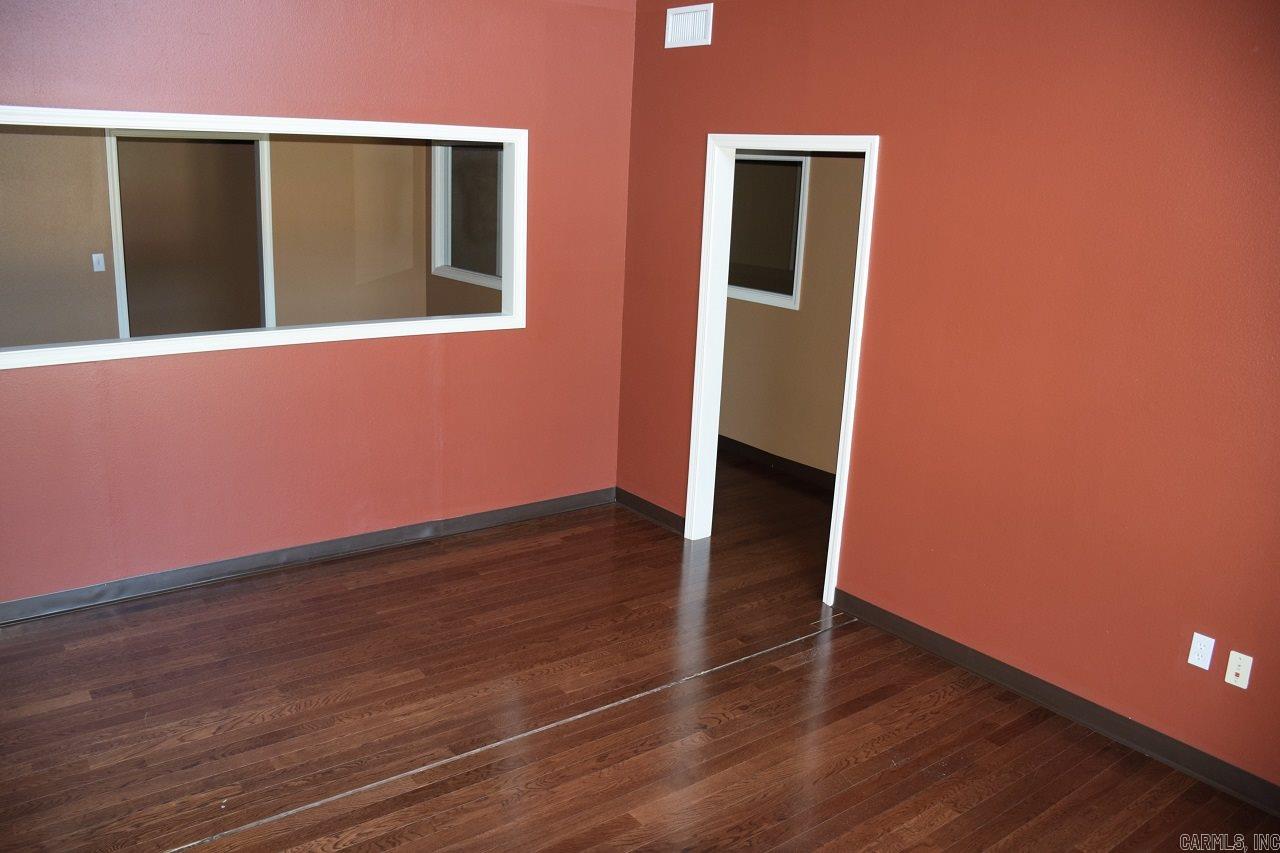 703-717 W Beebe Capps Expressway Property Photo 11