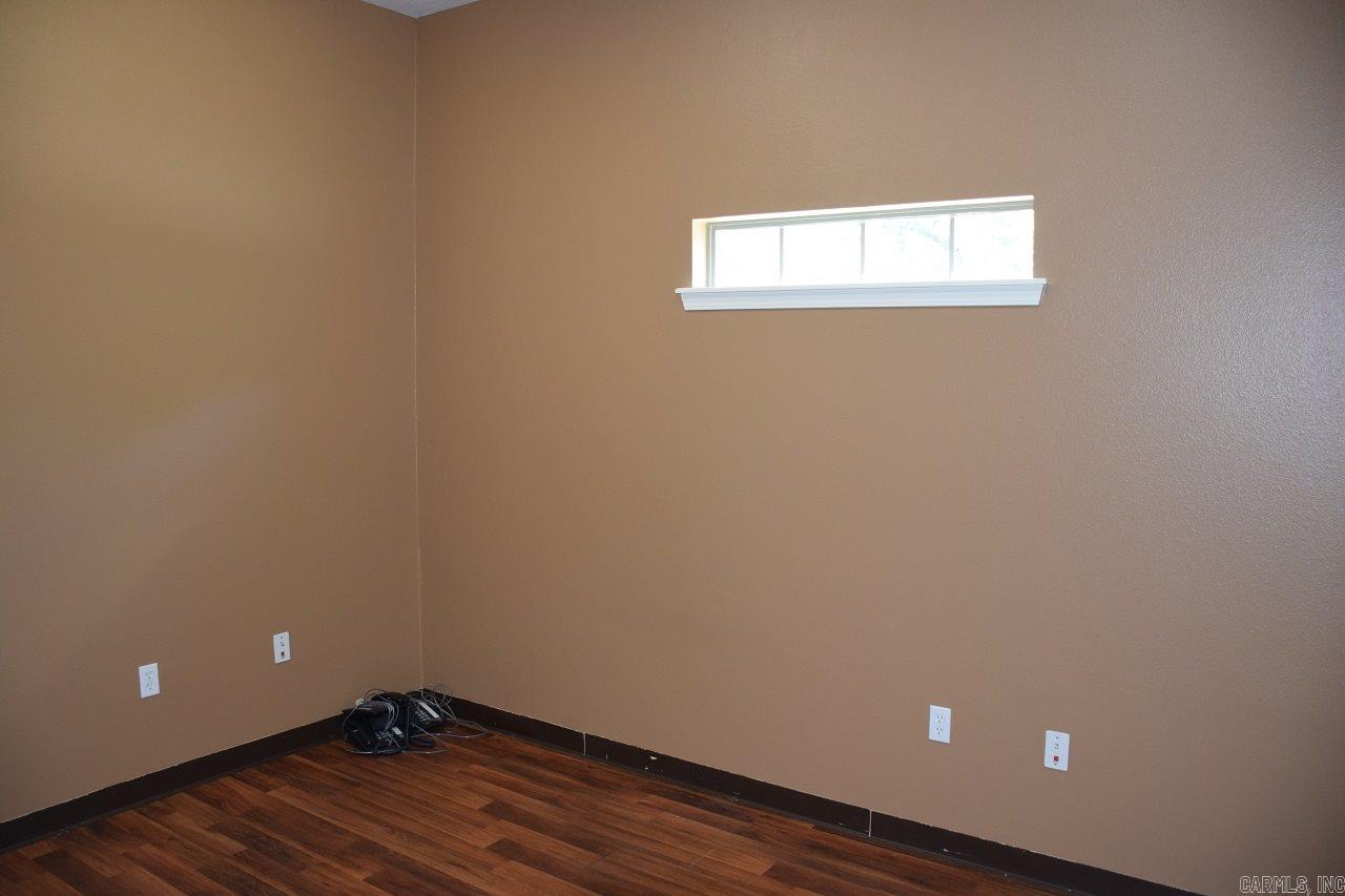 703-717 W Beebe Capps Expressway Property Photo 15