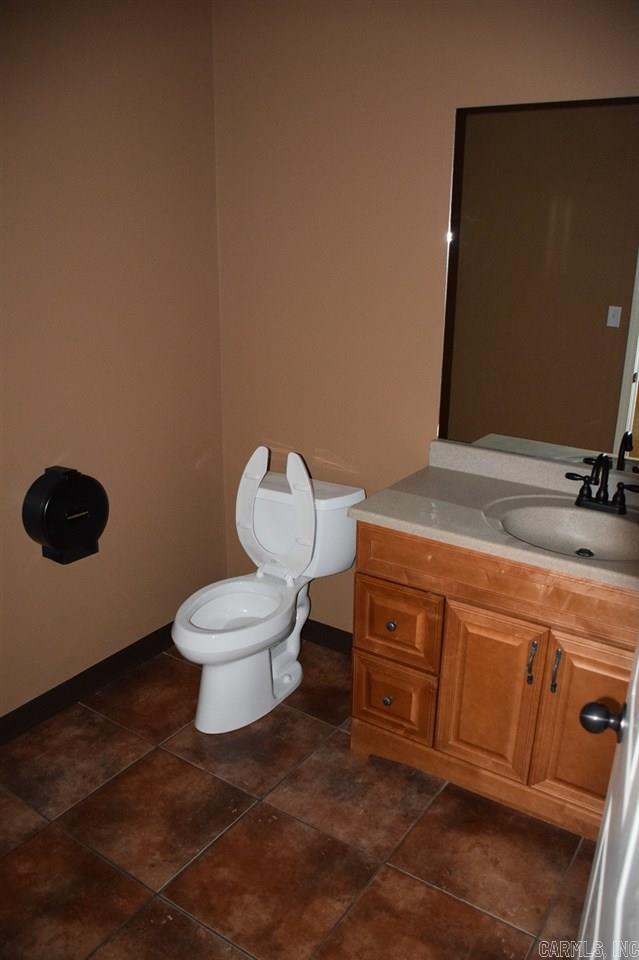 703-717 W Beebe Capps Expressway Property Photo 19