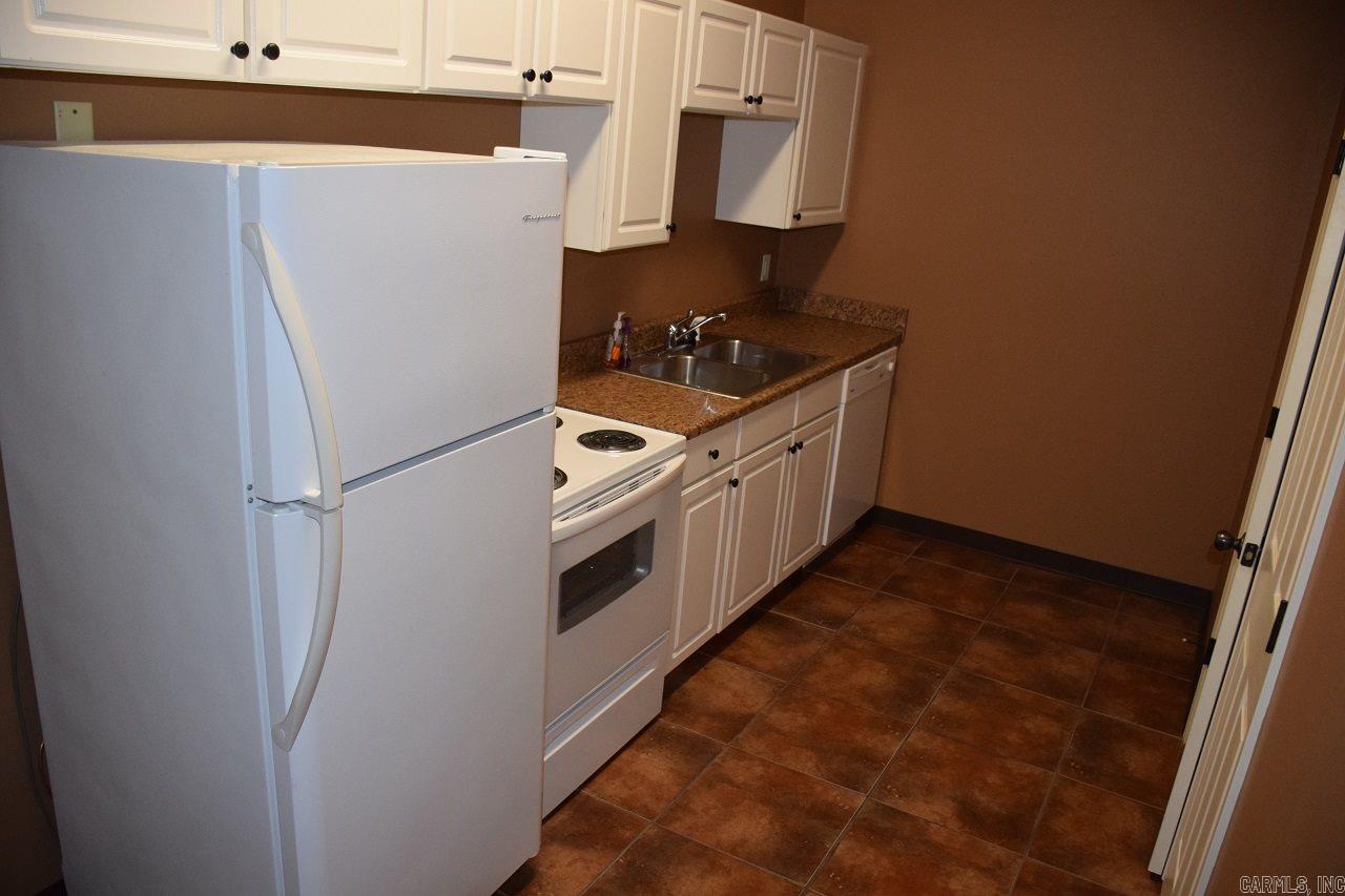 703-717 W Beebe Capps Expressway Property Photo 22