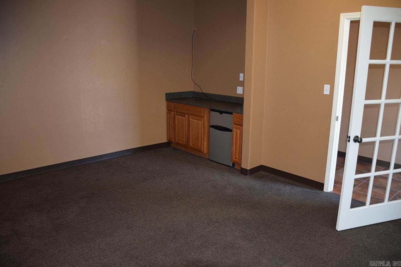 703-717 W Beebe Capps Expressway Property Photo 28