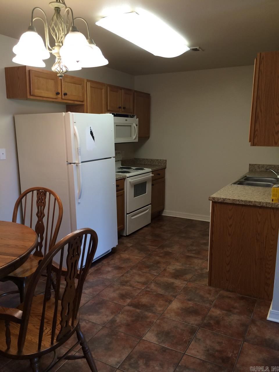 703-717 W Beebe Capps Expressway Property Photo 37