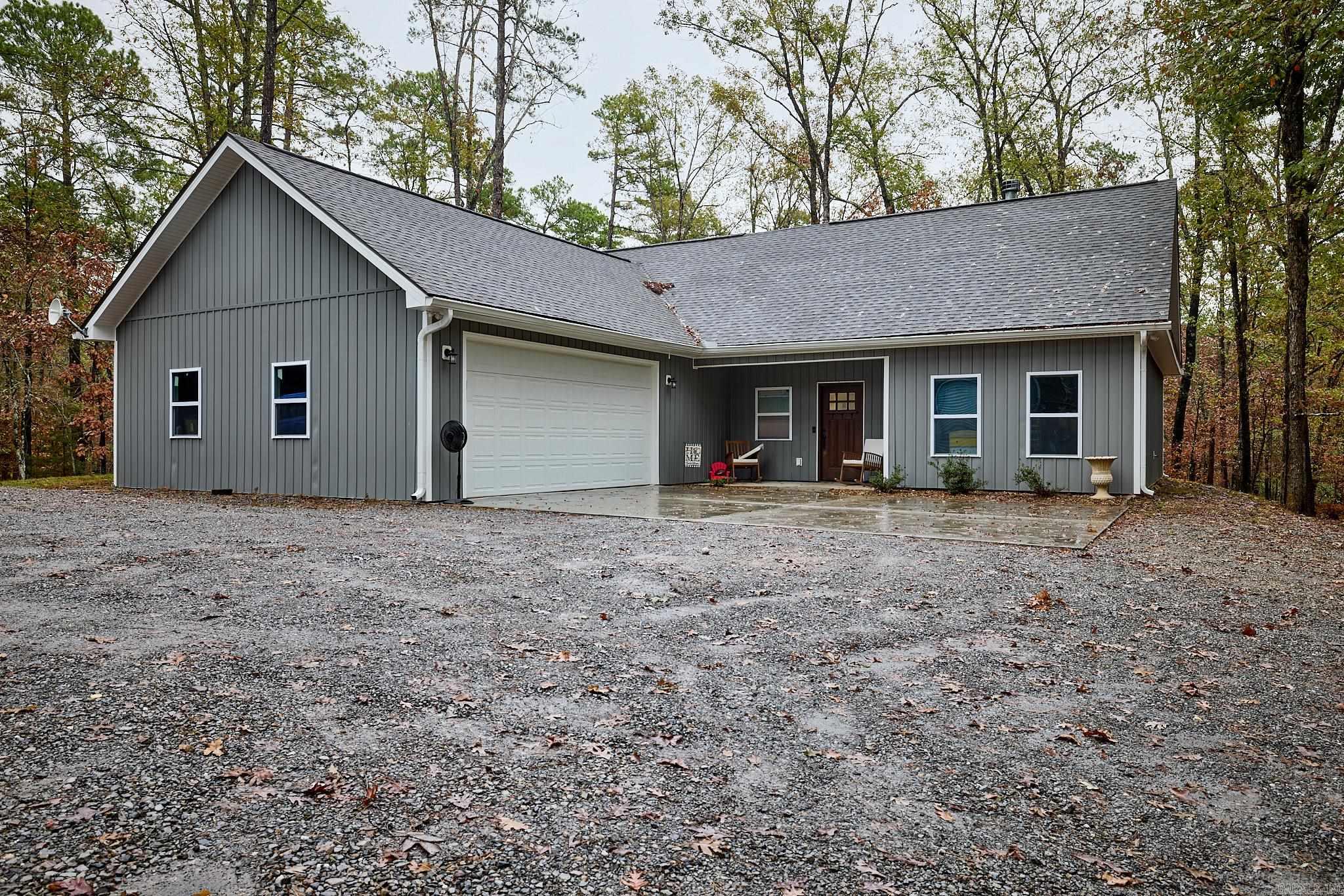 954 Oakgrove Road Property Photo 1