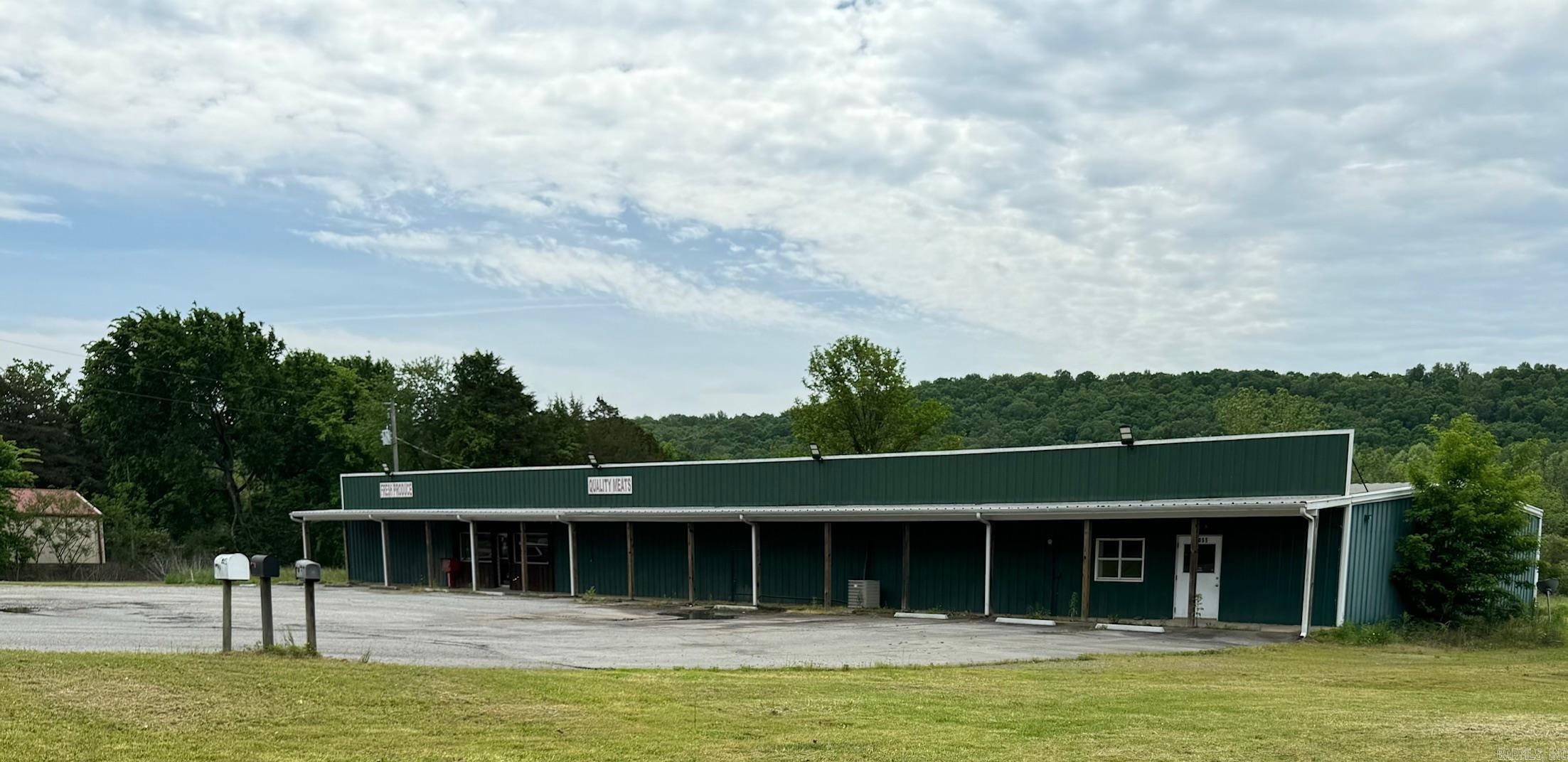 6051 Hwy 36 W. Property Photo 1