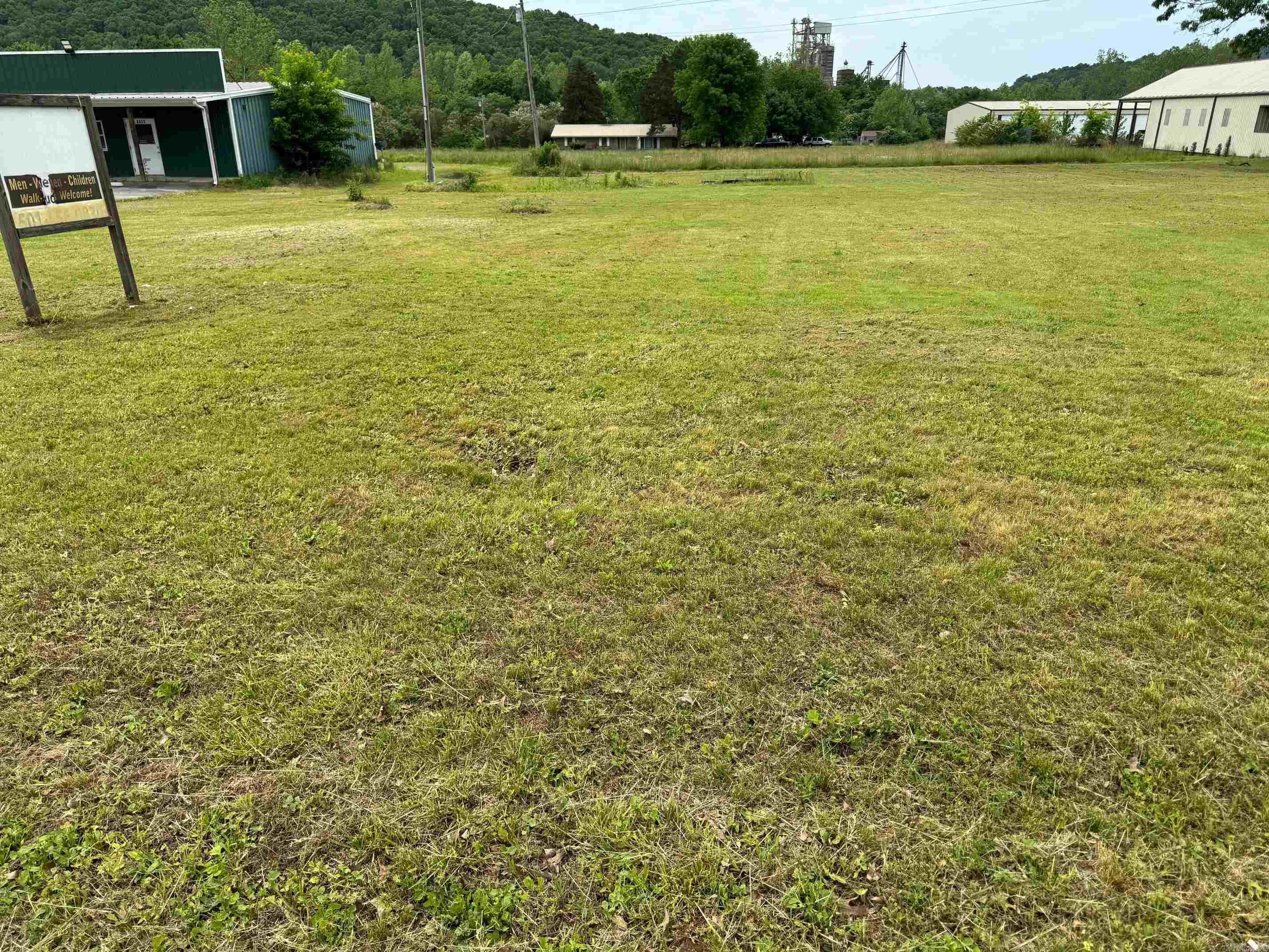 6051 Hwy 36 W. Property Photo 3