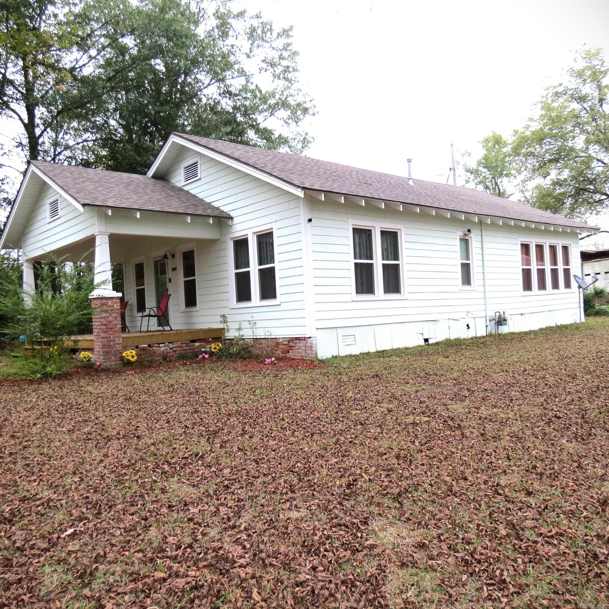 404 Jasmine Street Property Photo 2