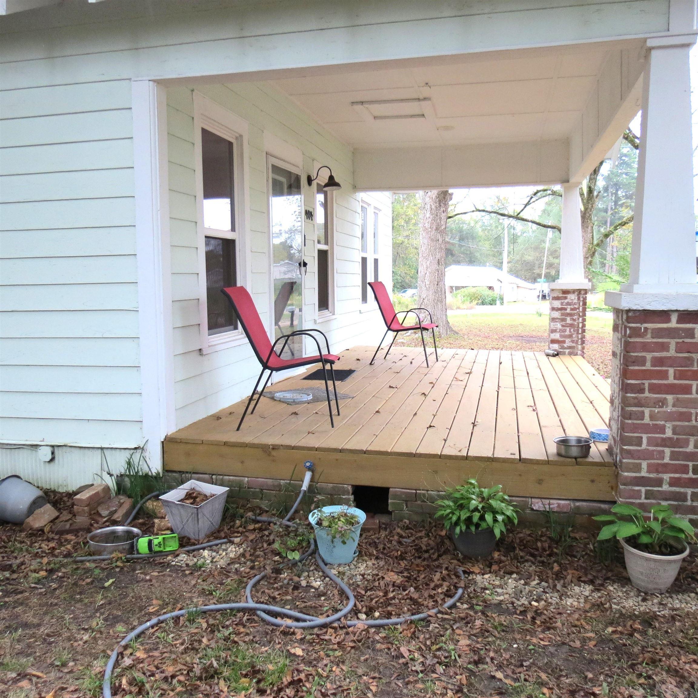 404 Jasmine Street Property Photo 3