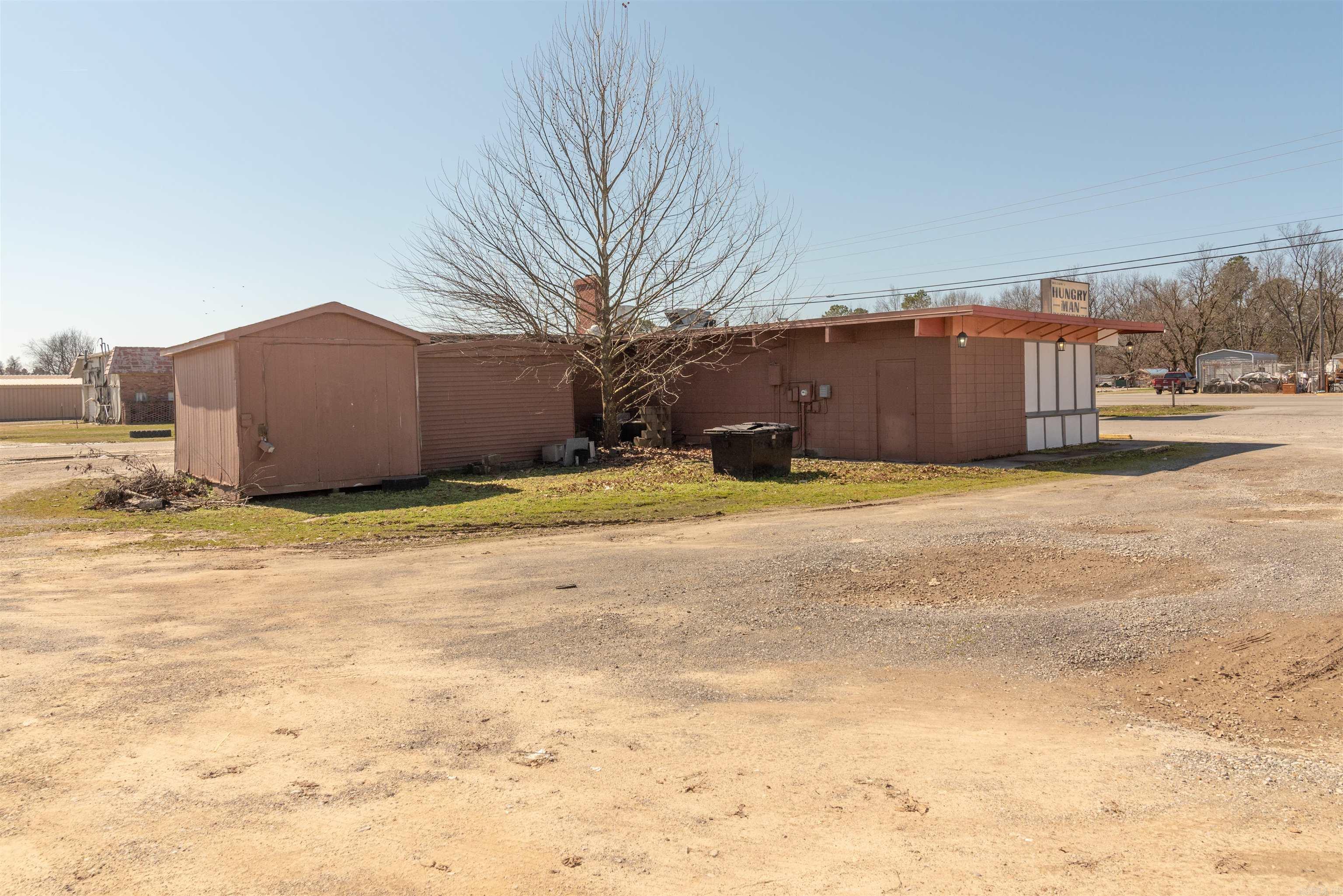 2500 N Highway 367 Property Photo 6