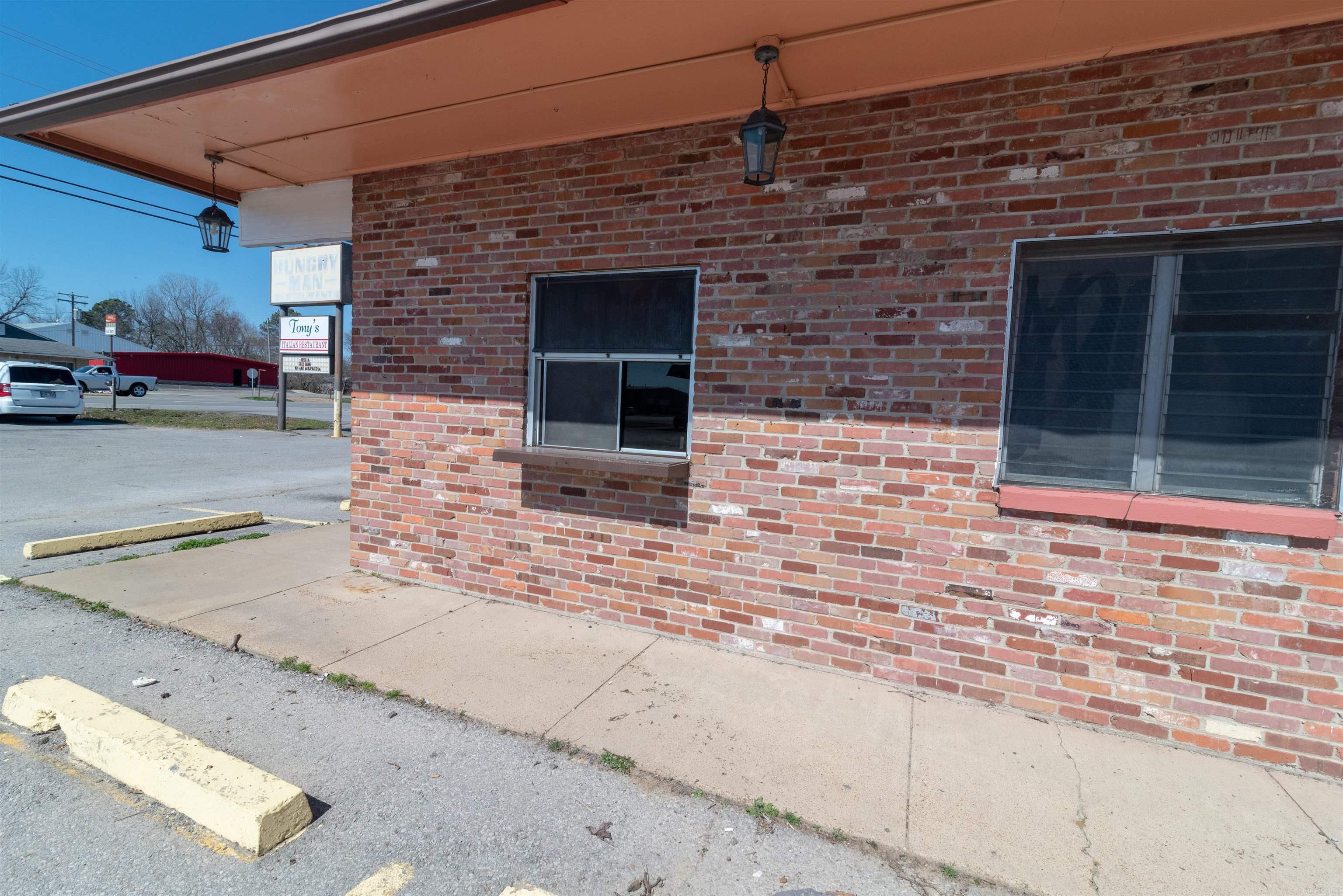 2500 N Highway 367 Property Photo 8