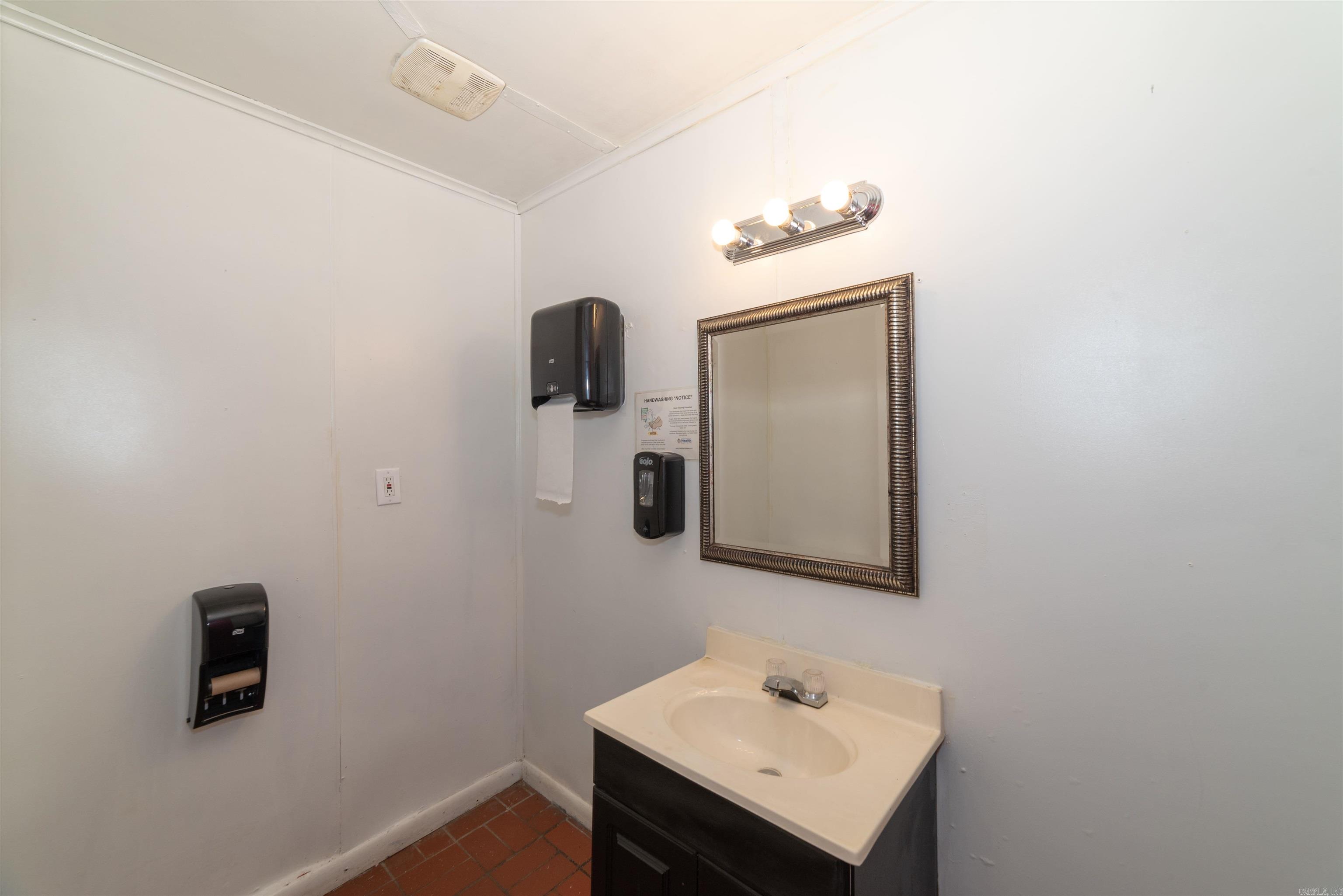 2500 N Highway 367 Property Photo 21