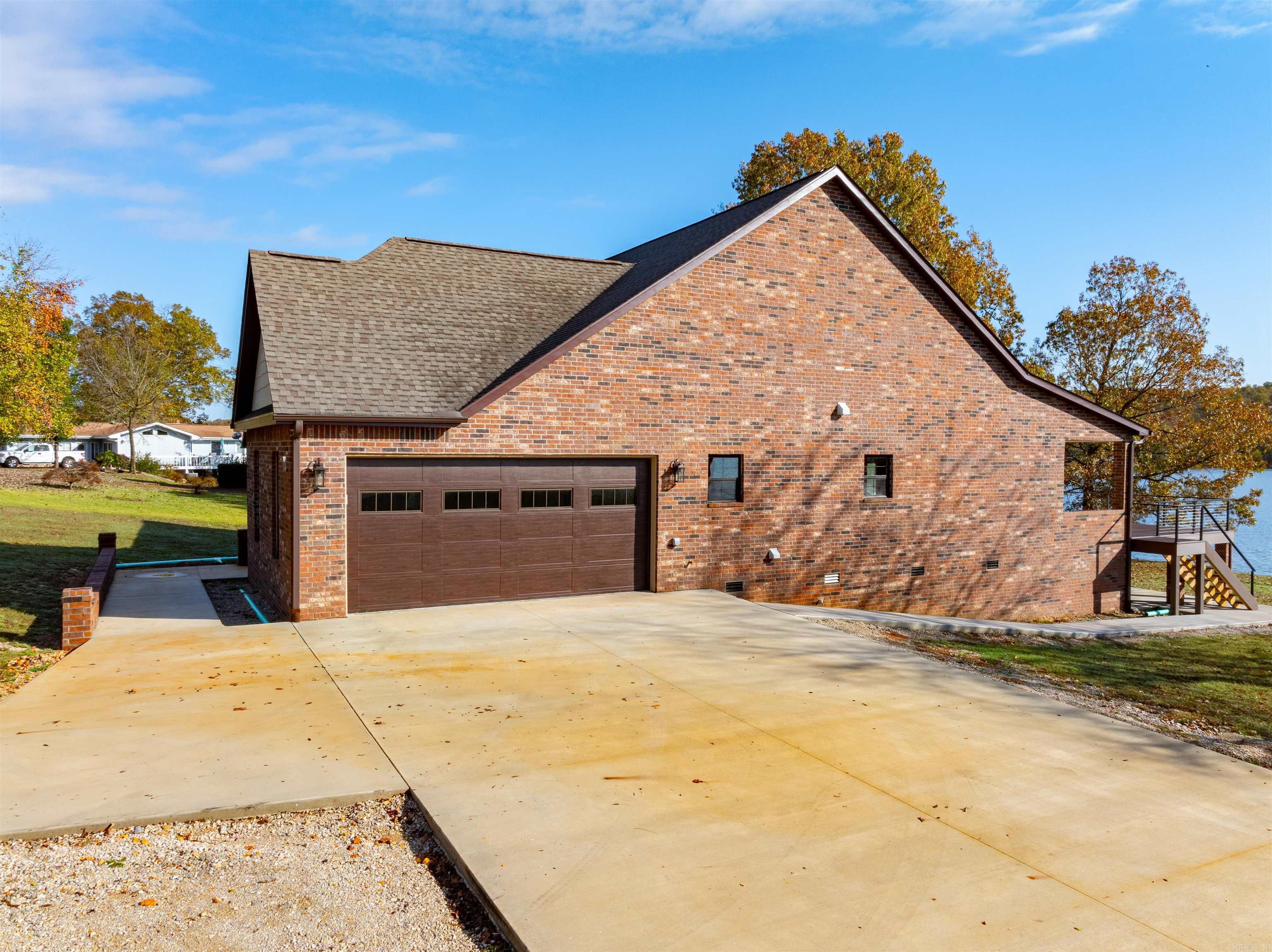 1212 Pearl Drive Property Photo 3