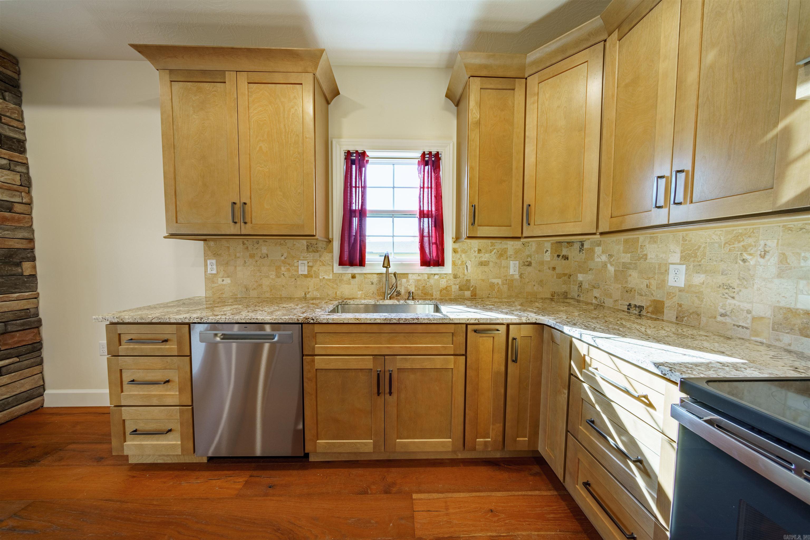 1212 Pearl Drive Property Photo 9