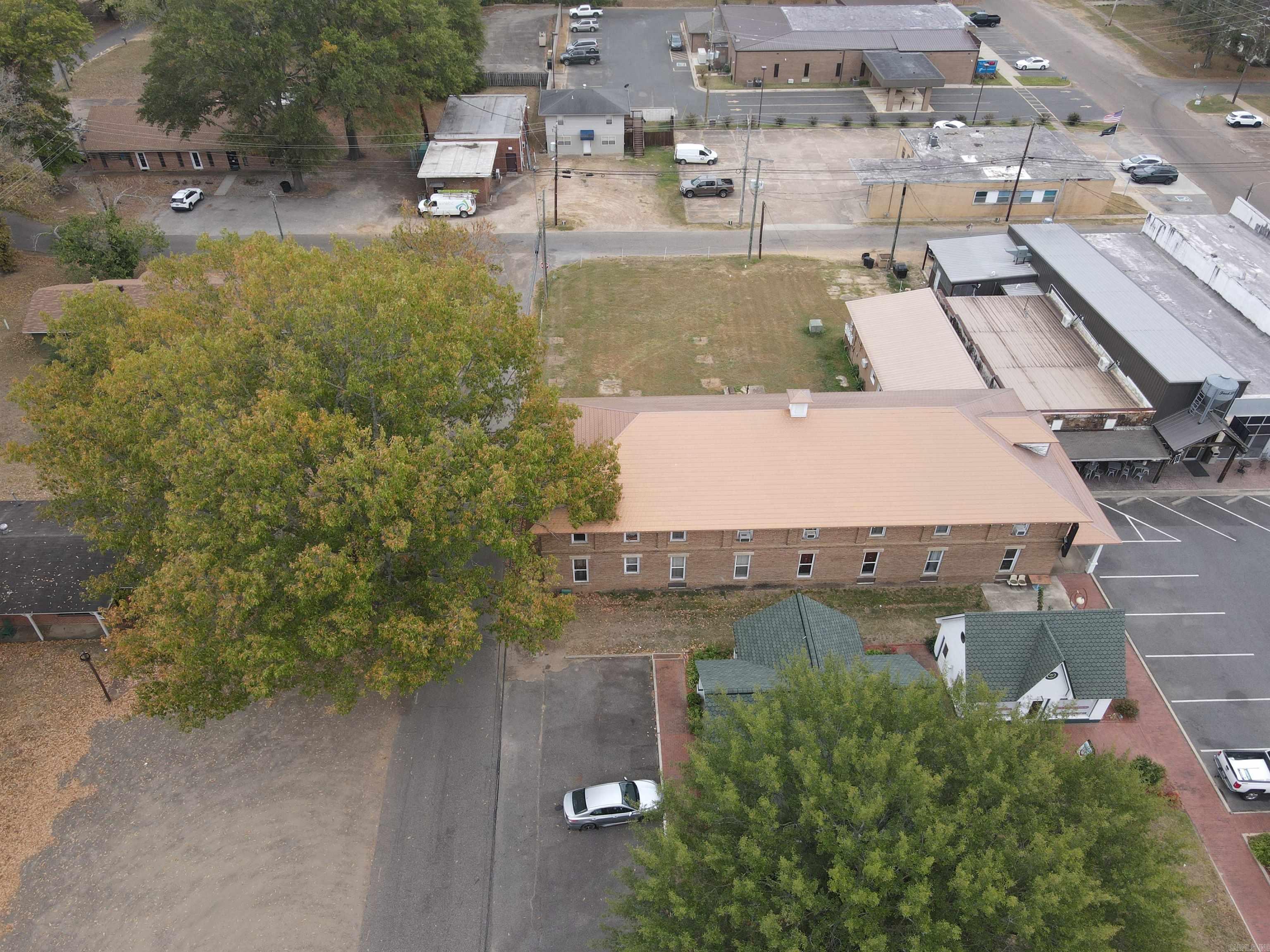 69 Courthouse Square Property Photo 4