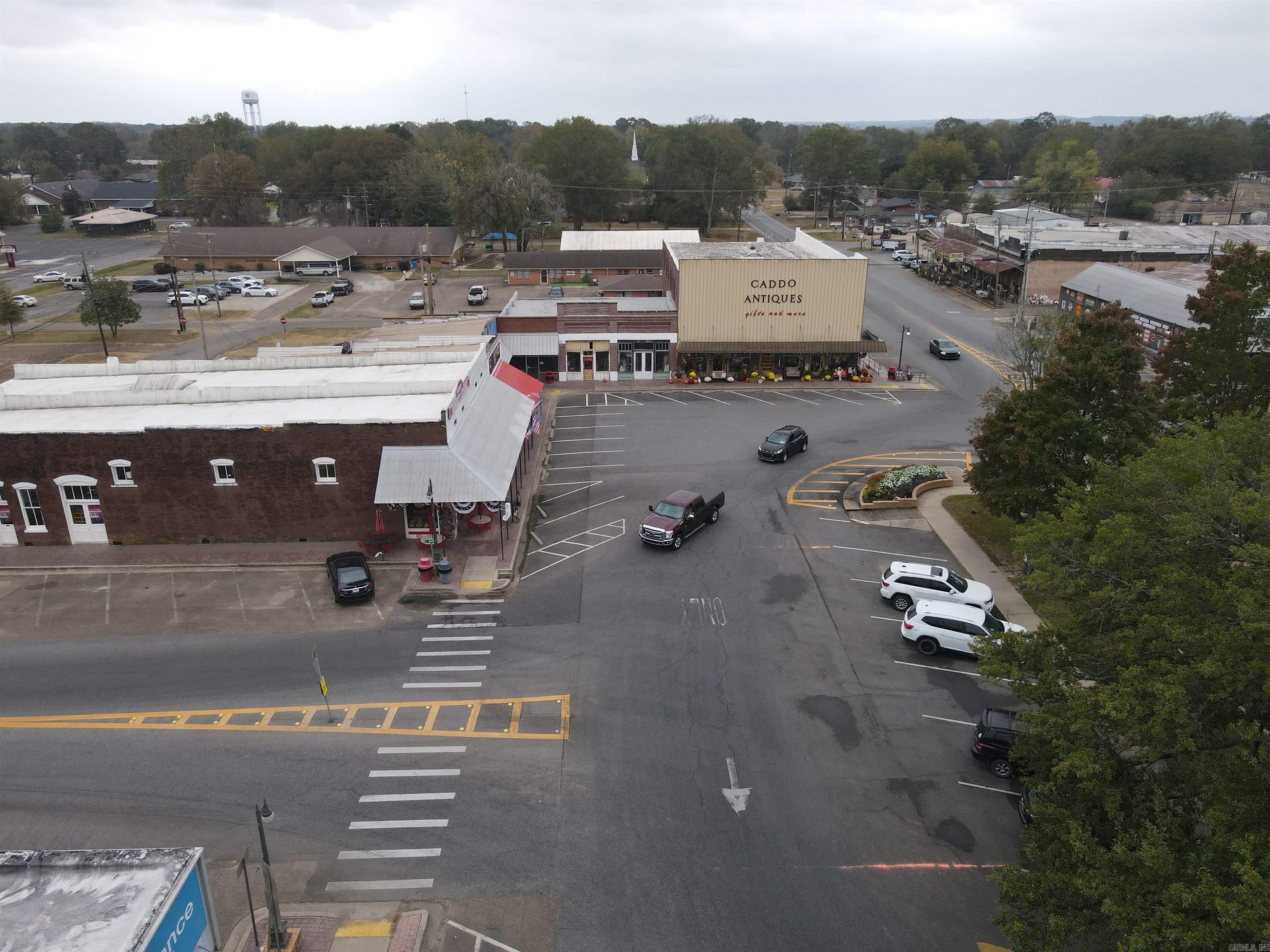69 Courthouse Square Property Photo 5