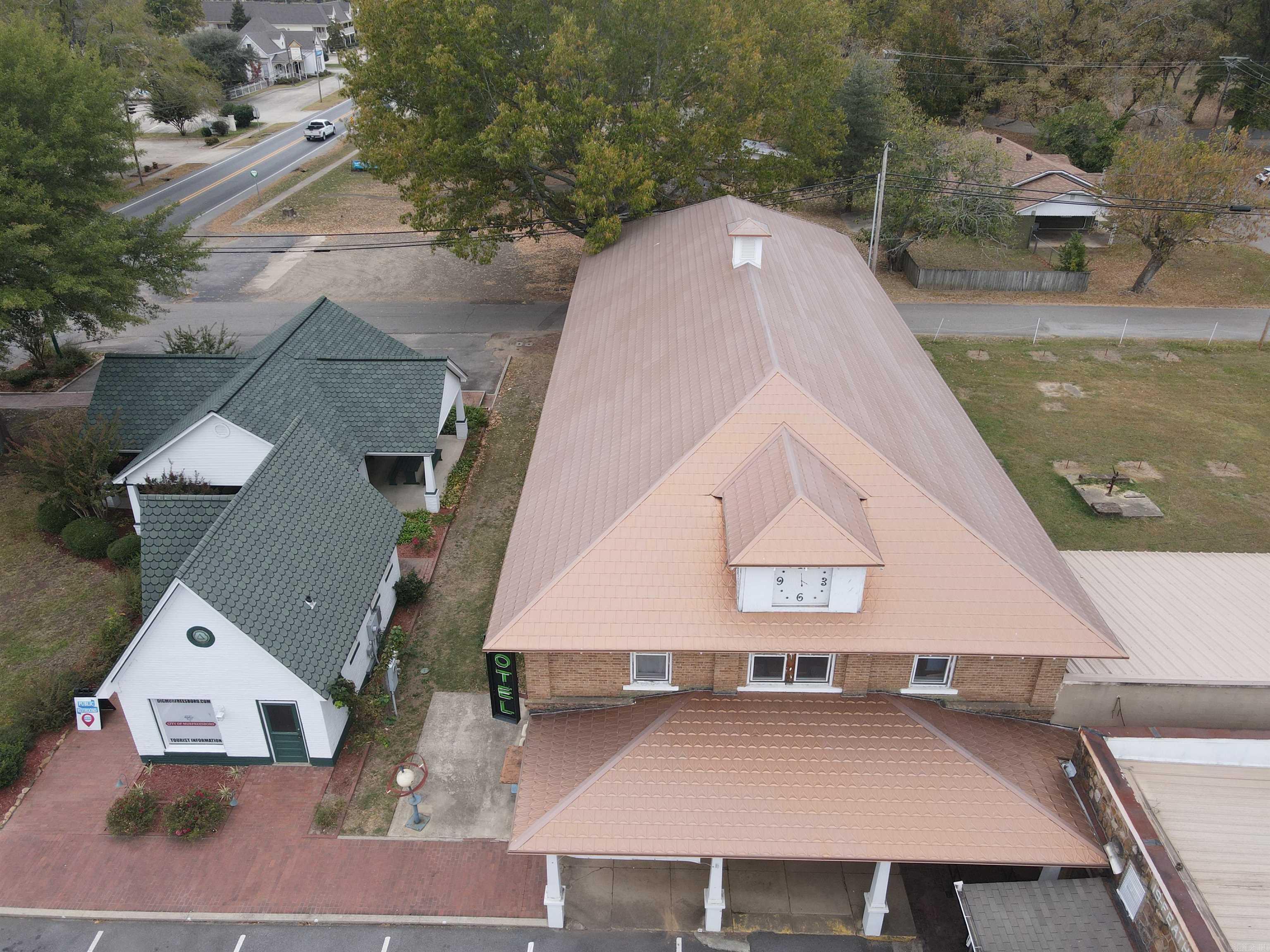 69 Courthouse Square Property Photo 8