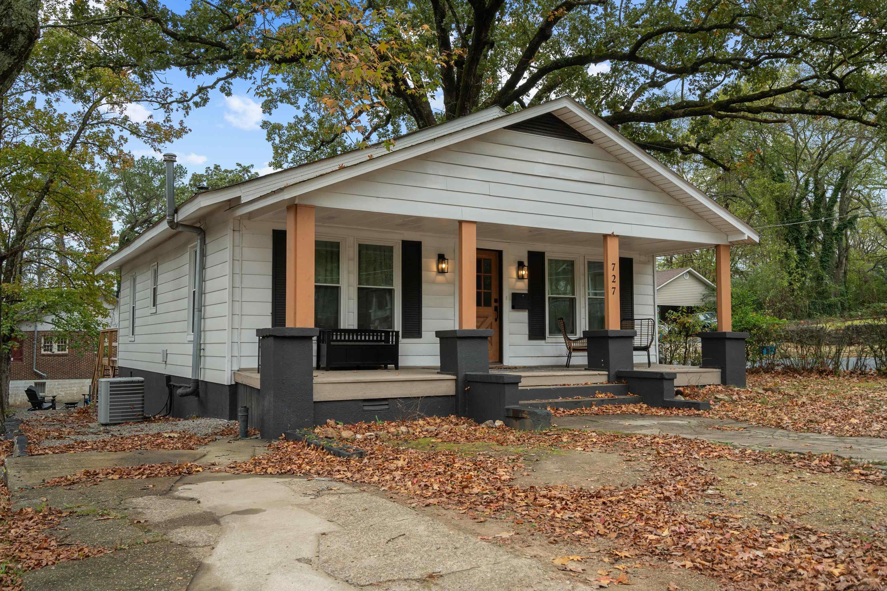 727 Ward Street Property Photo 1