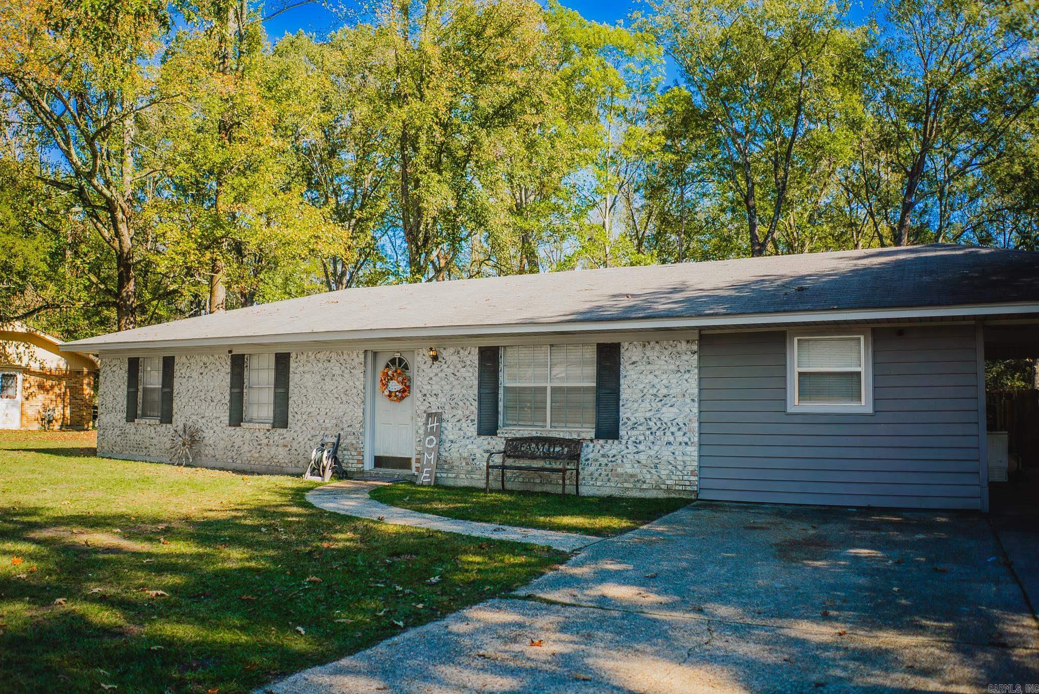 218 Meadowview Drive Property Photo 1