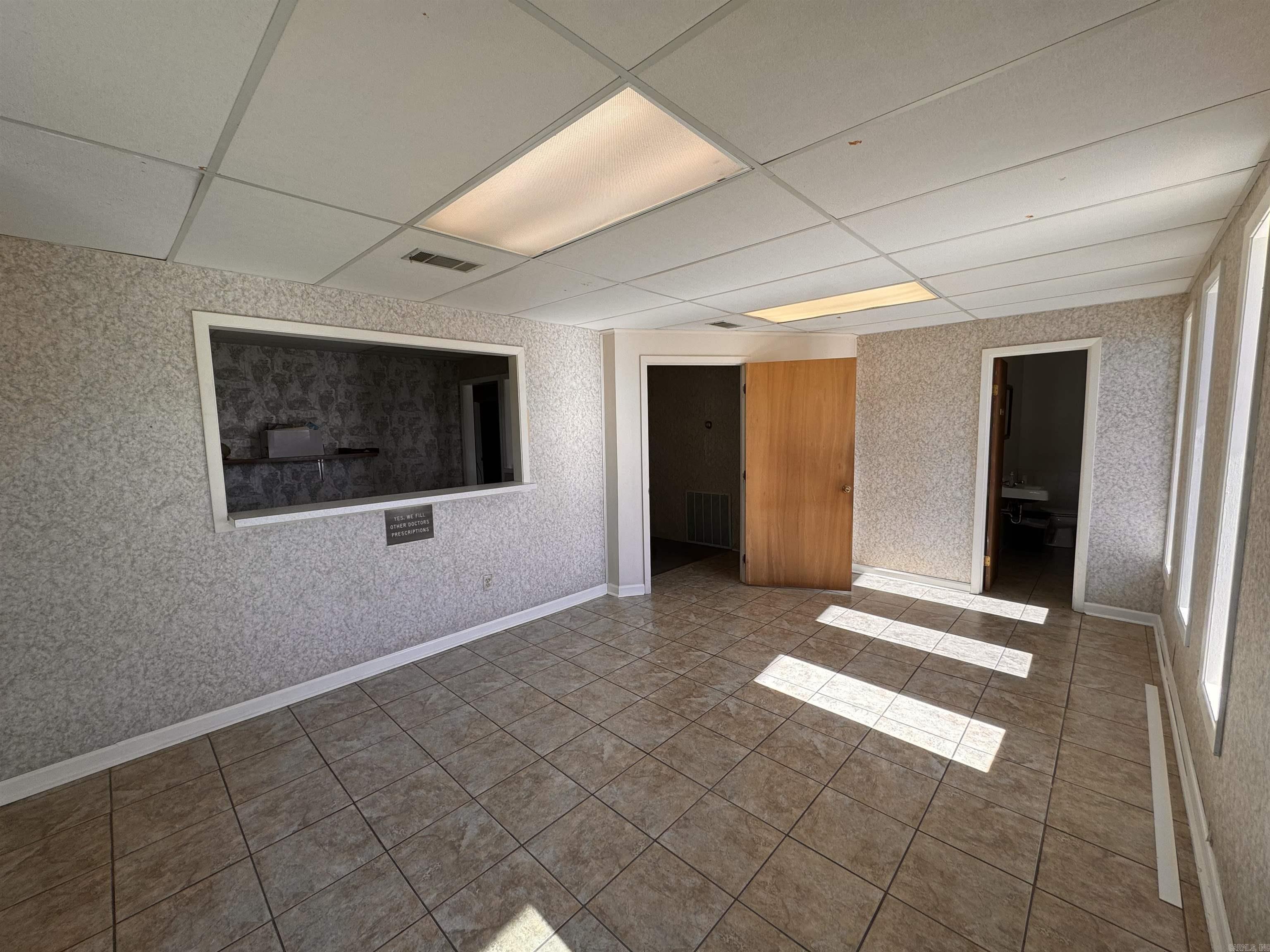 310 W 22nd Street Property Photo 4