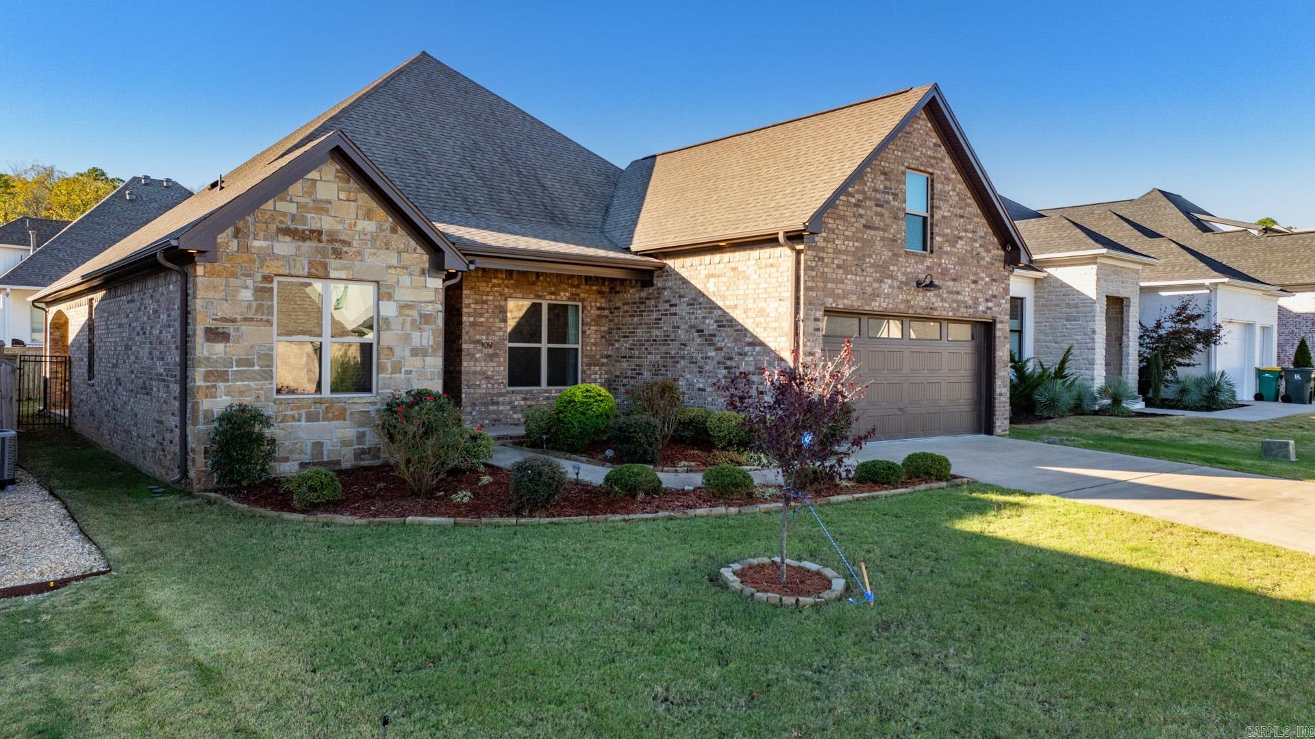 109 Belles Fleurs Boulevard Property Photo