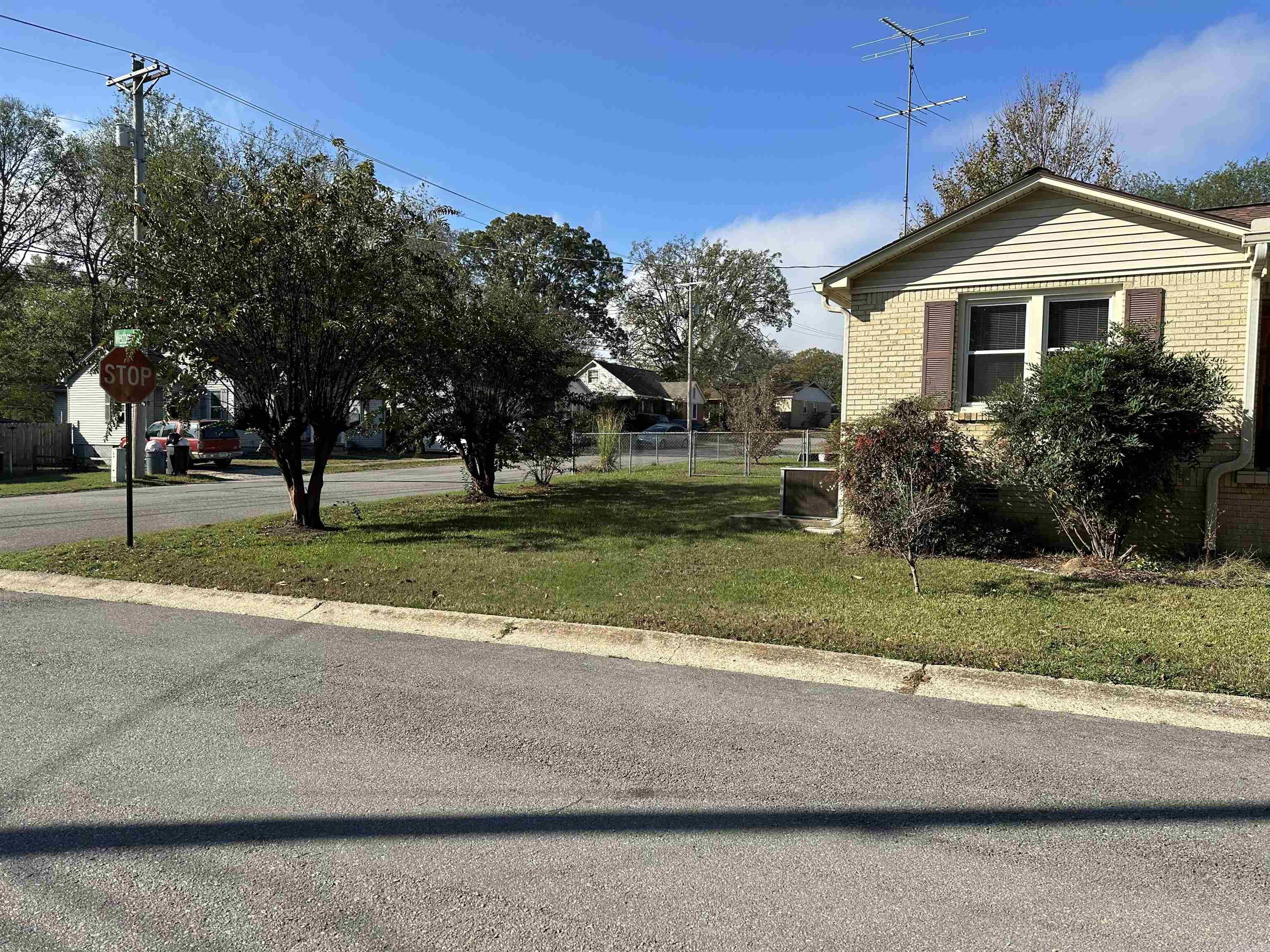 619 Westbrook Street Property Photo 4