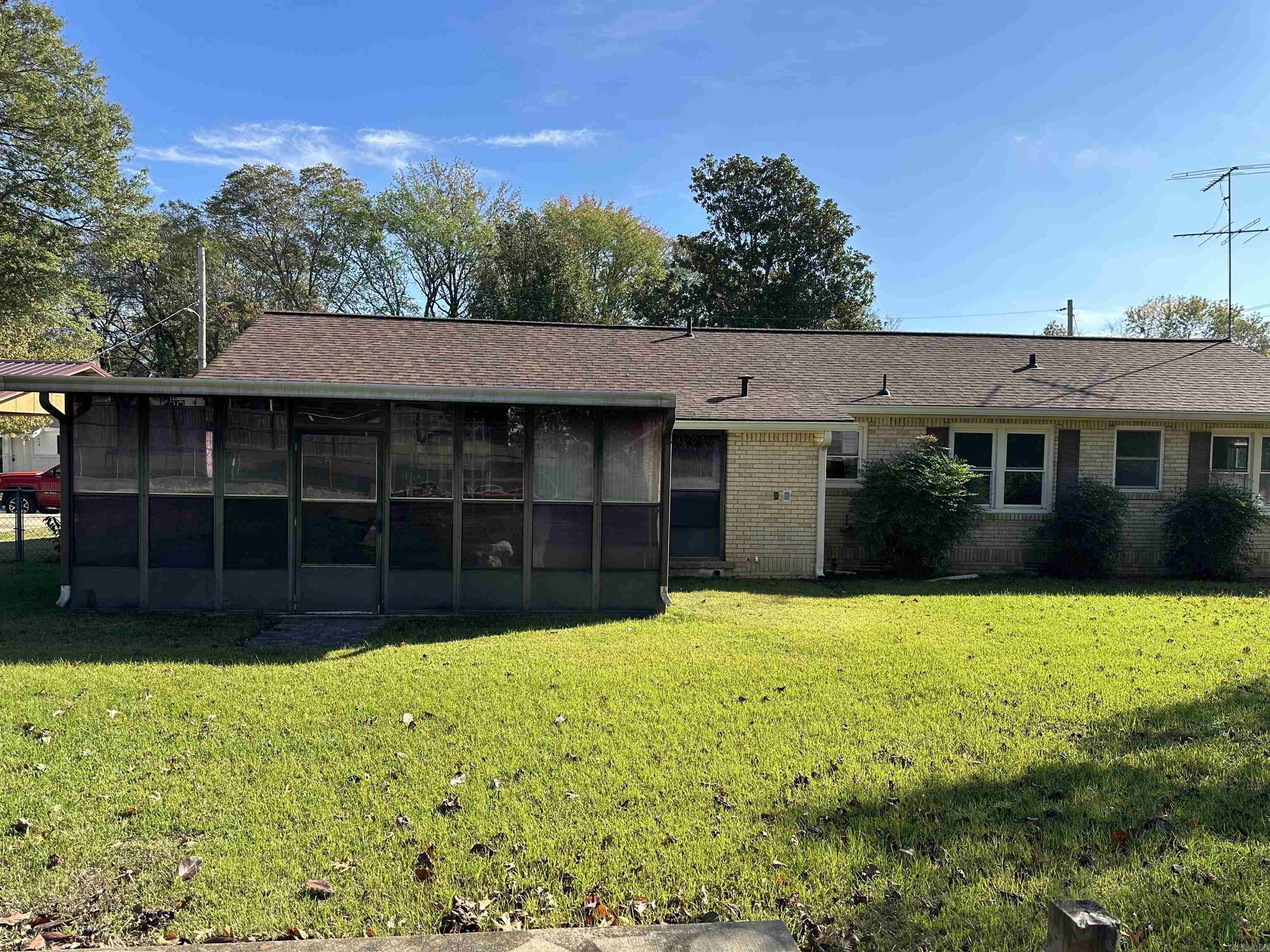 619 Westbrook Street Property Photo 11