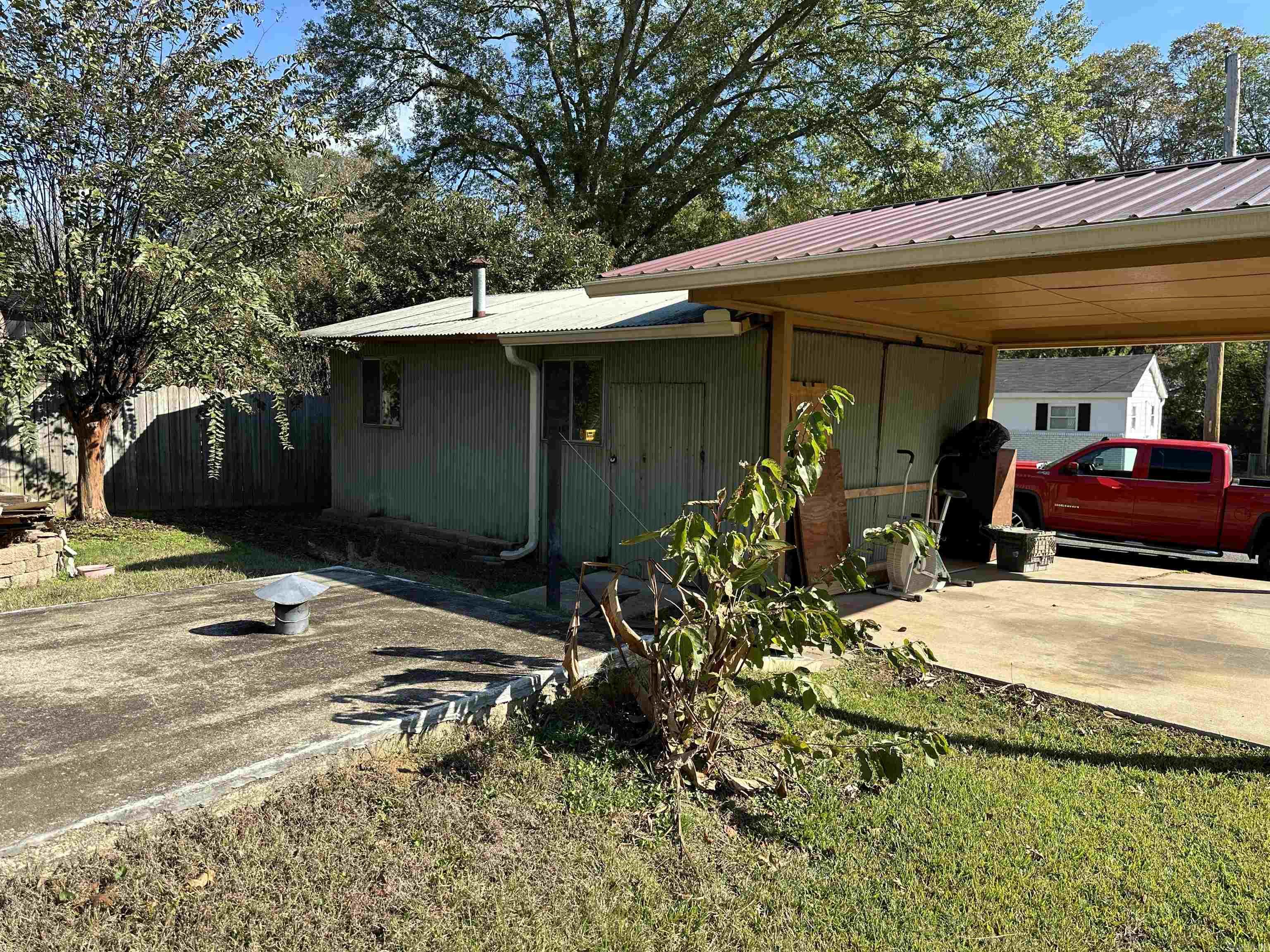 619 Westbrook Street Property Photo 16
