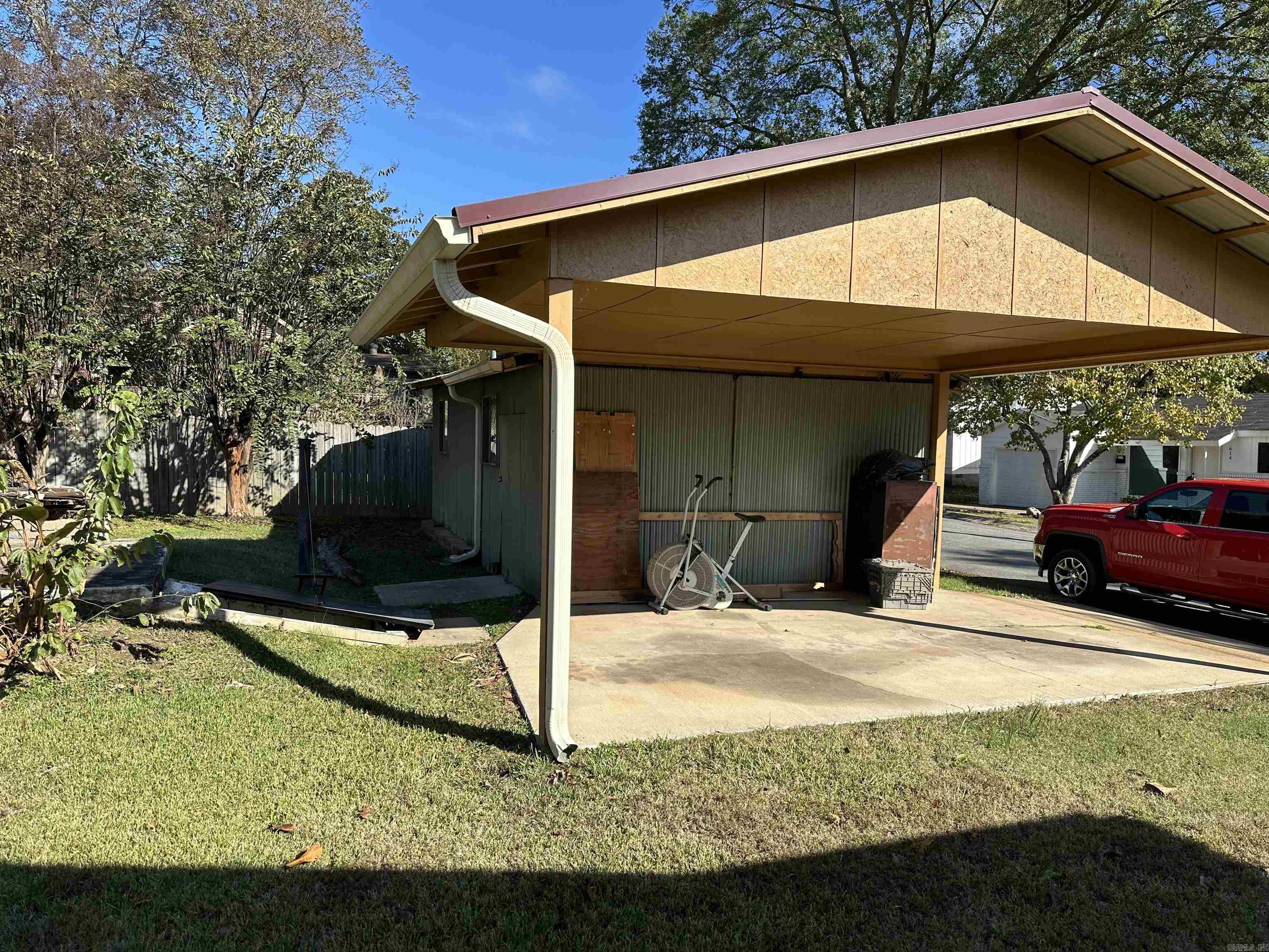 619 Westbrook Street Property Photo 17