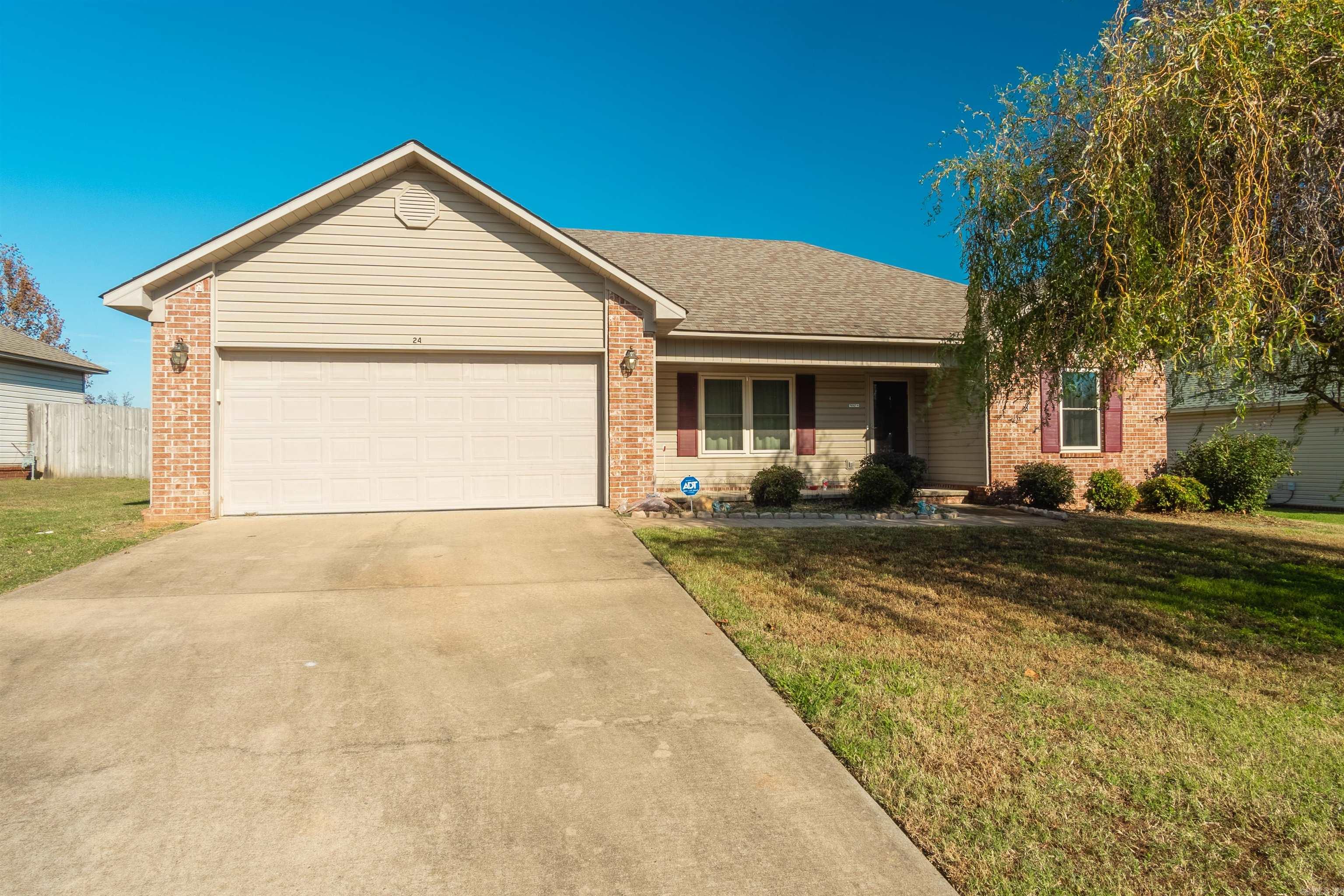 24 Tulip Lane Property Photo