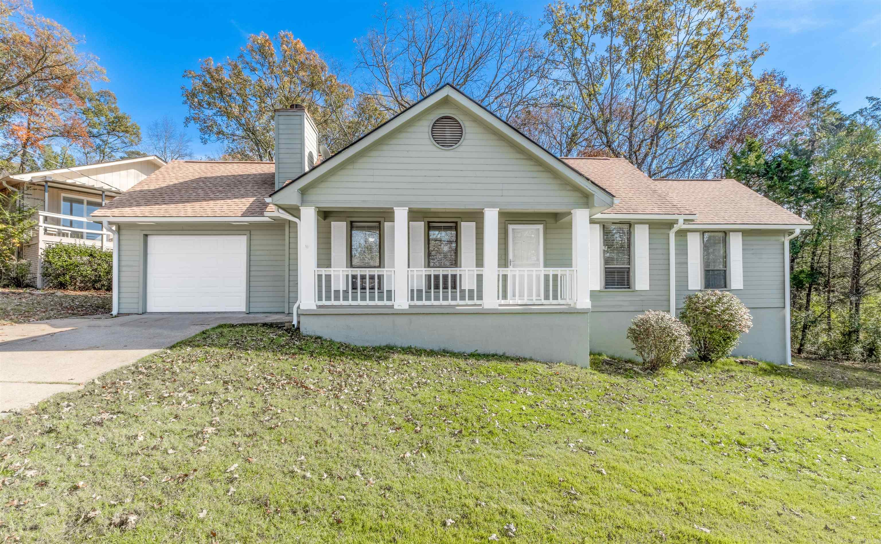 Chelsea Glake Real Estate Listings Main Image