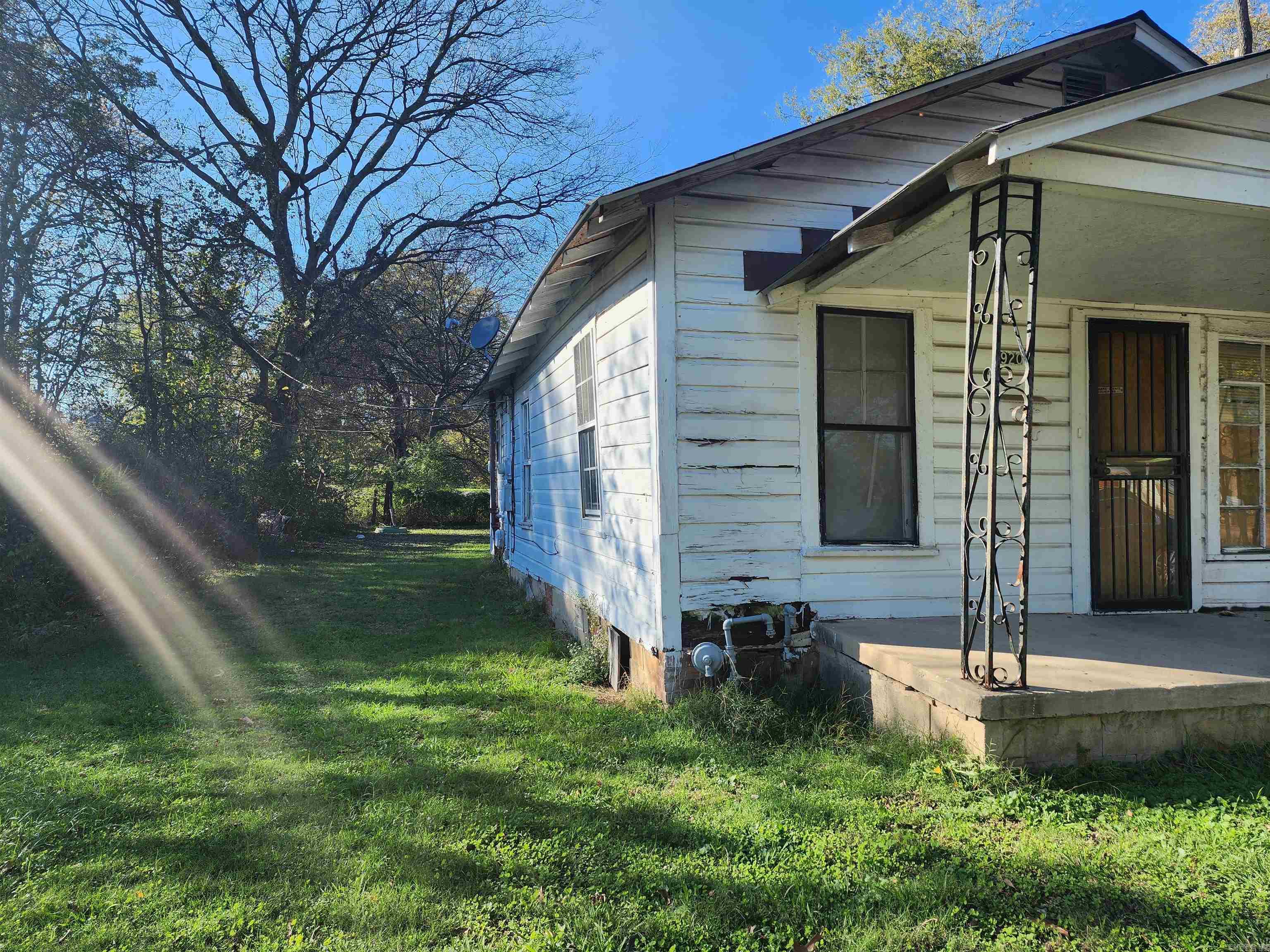2920 Scott Street Property Photo 2