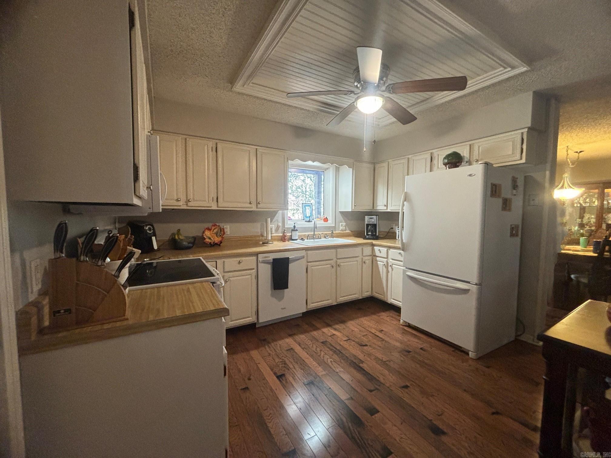 1 Soltar Lane Property Photo 11