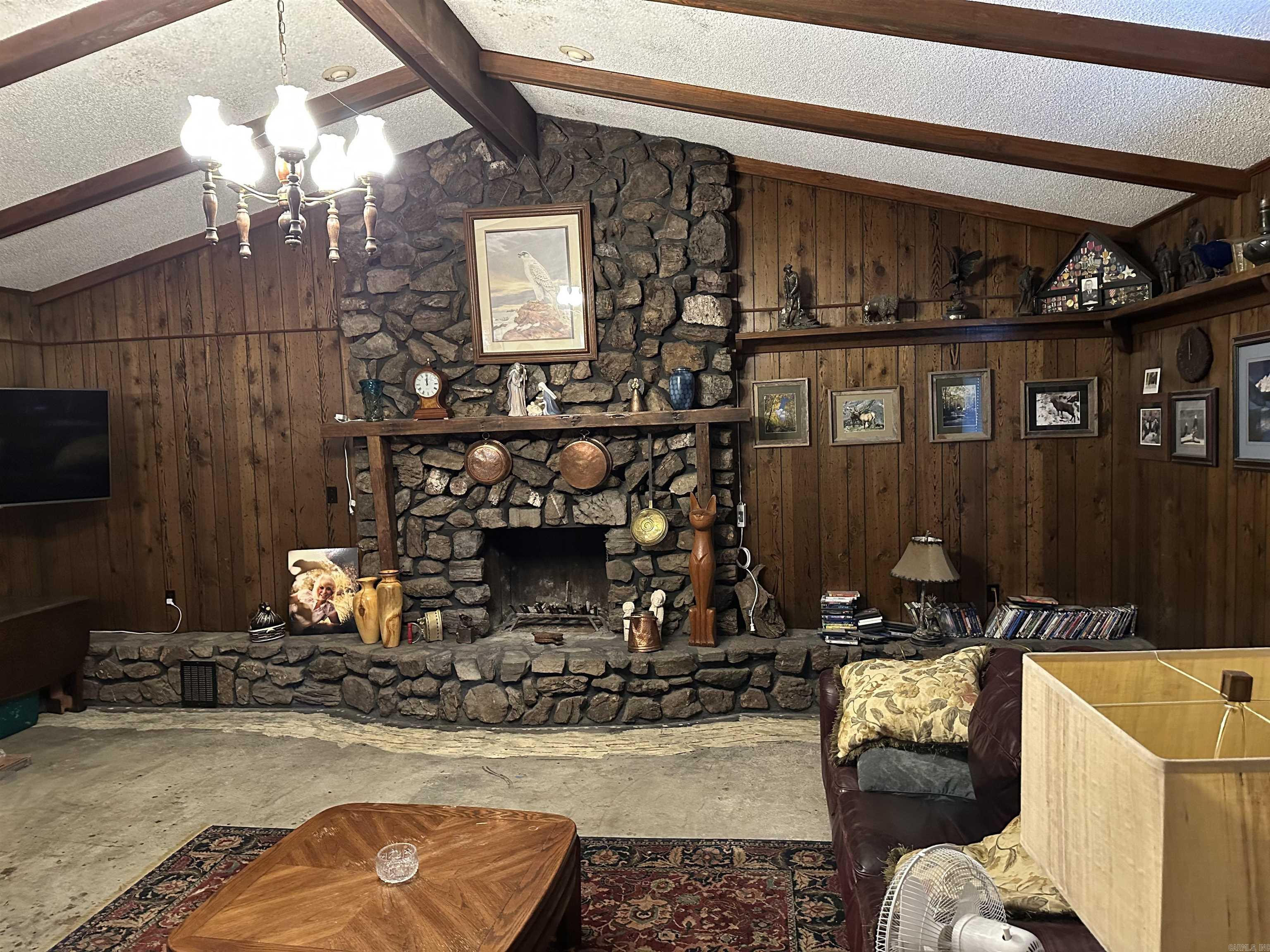 102 Douglas Drive Property Photo 6