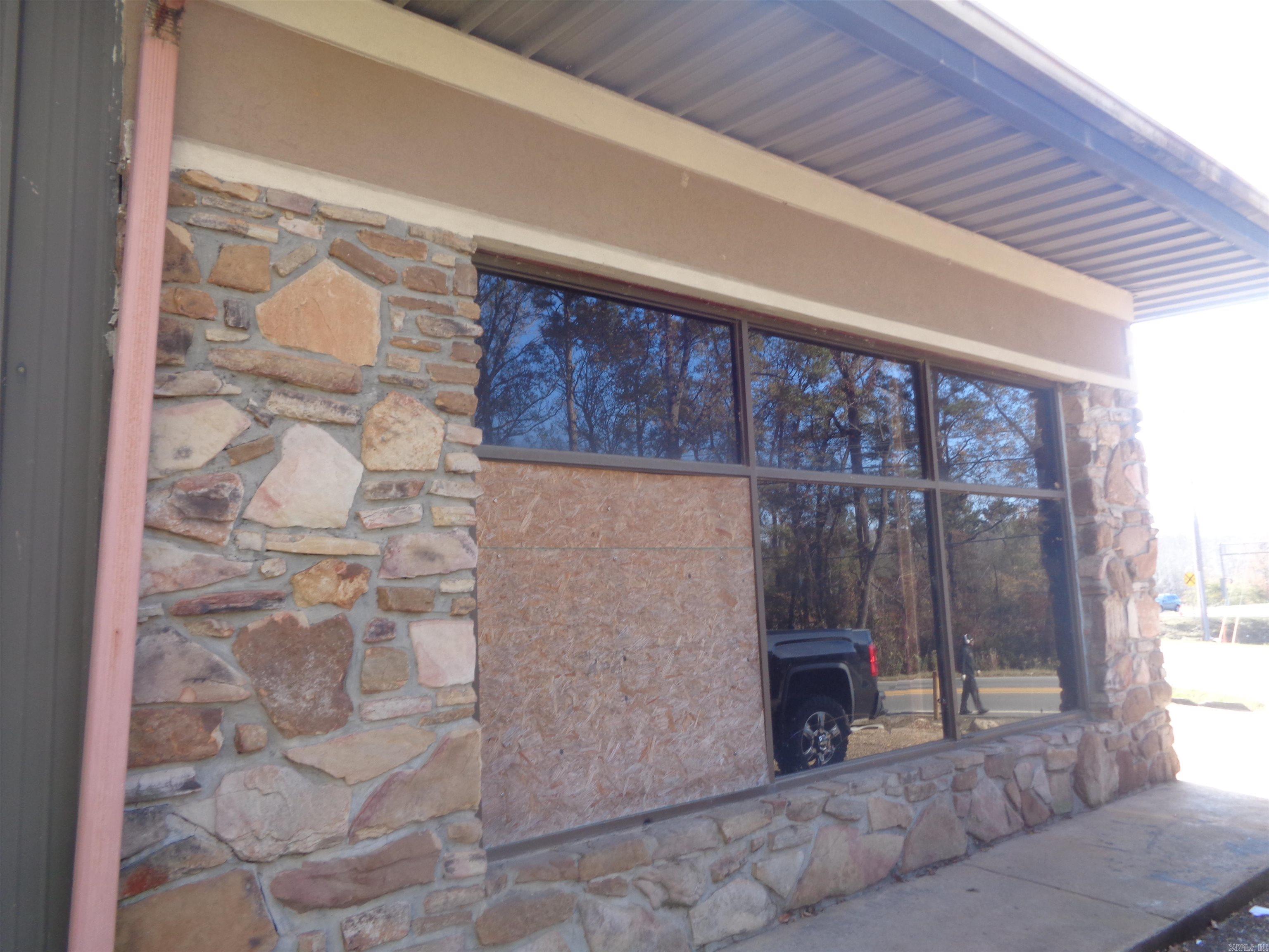 8819 Arch Street Pike Property Photo 6