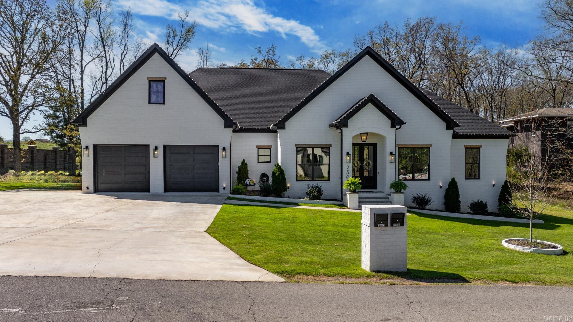 Cresthaven Real Estate Listings Main Image