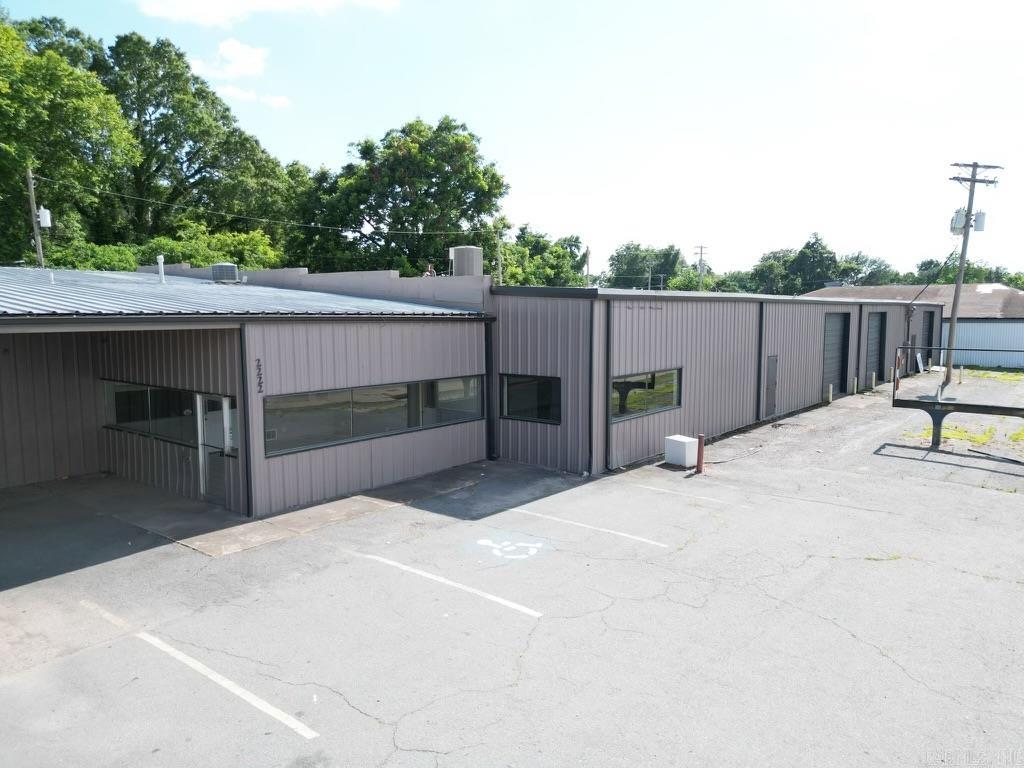 2222 E Broadway Street Property Photo 1