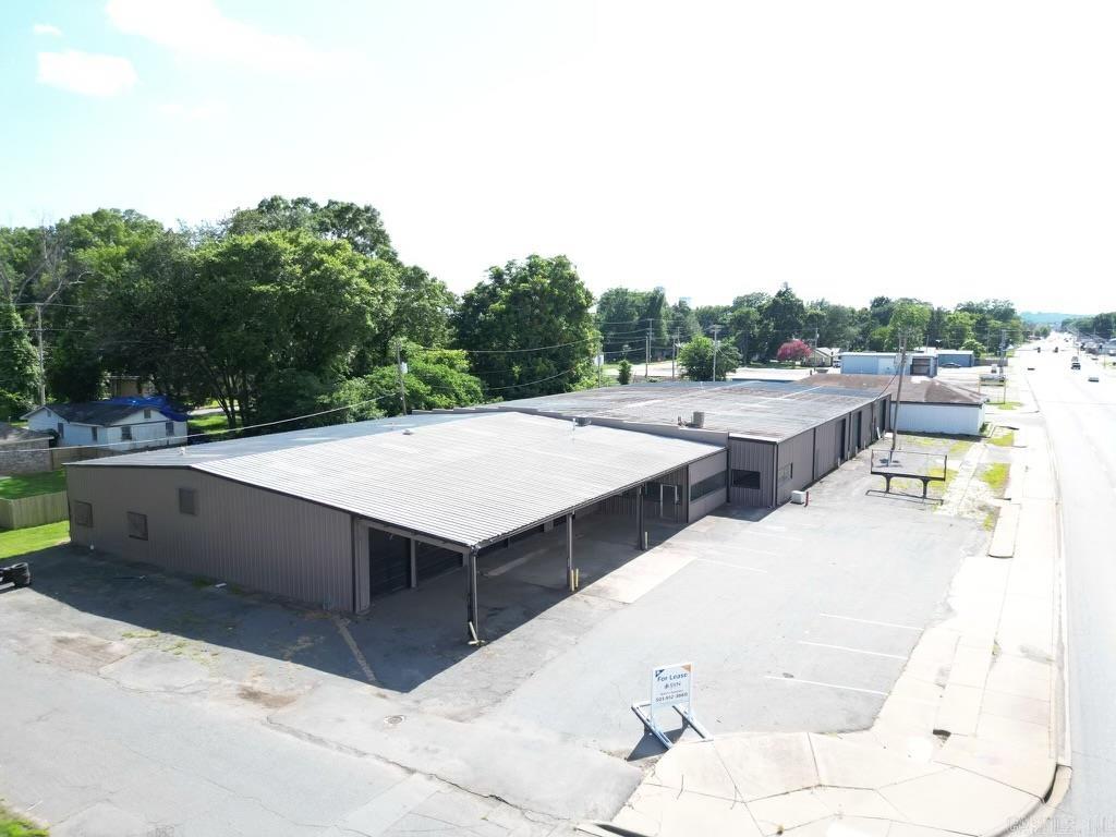 2222 E Broadway Street Property Photo 2