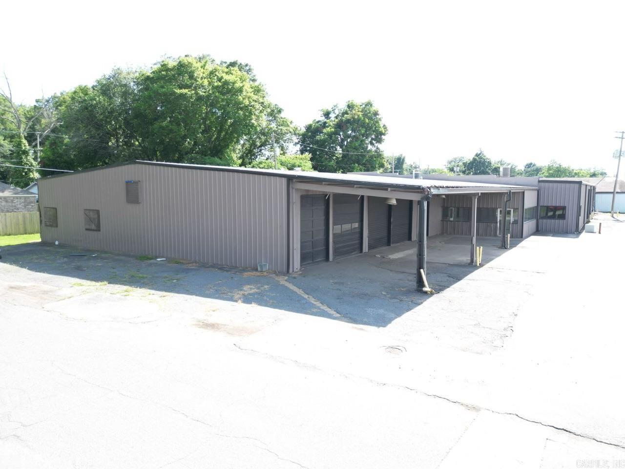 2222 E Broadway Street Property Photo 11