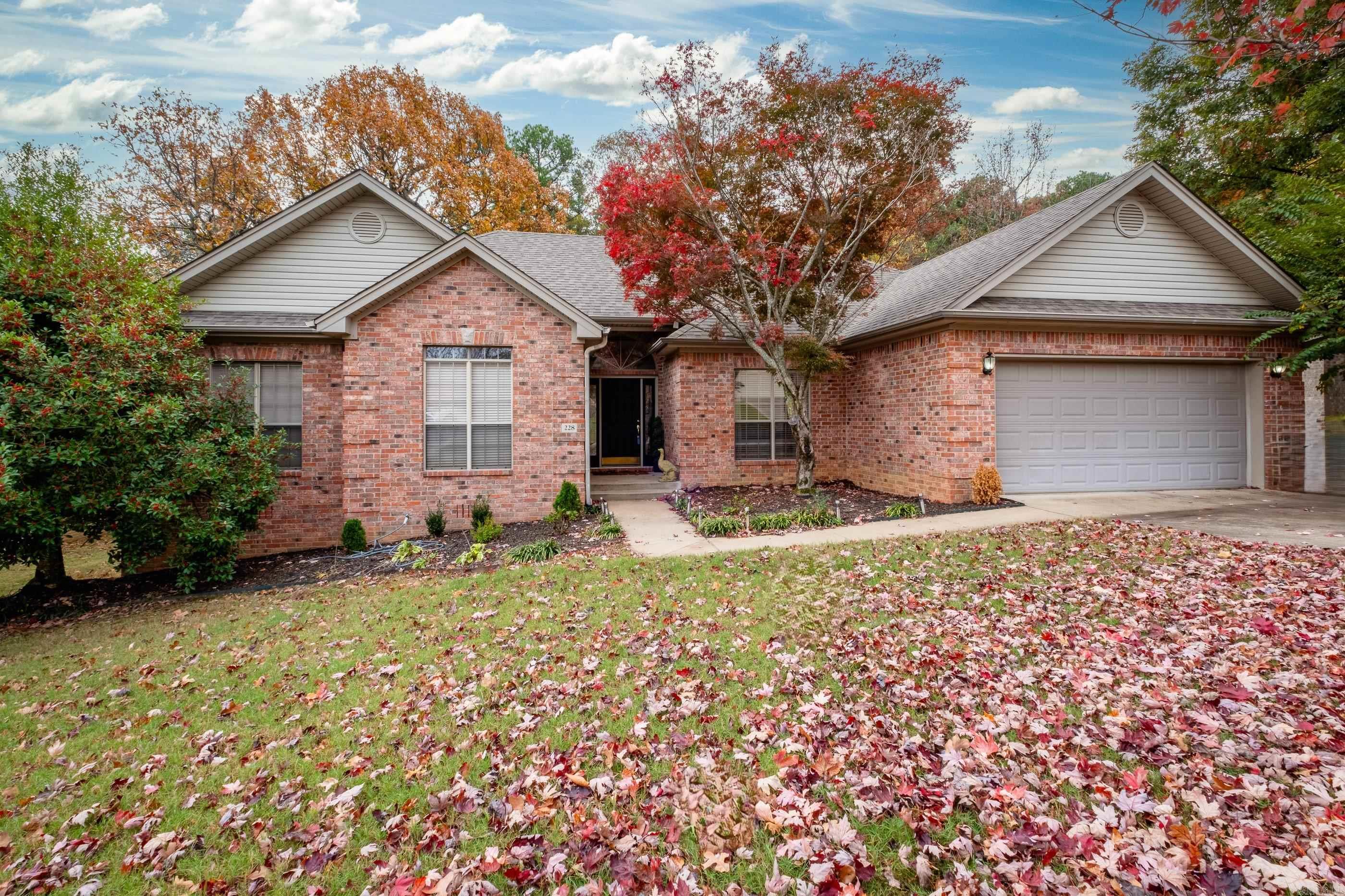Chenal Valley Duquesne Community Real Estate Listings Main Image