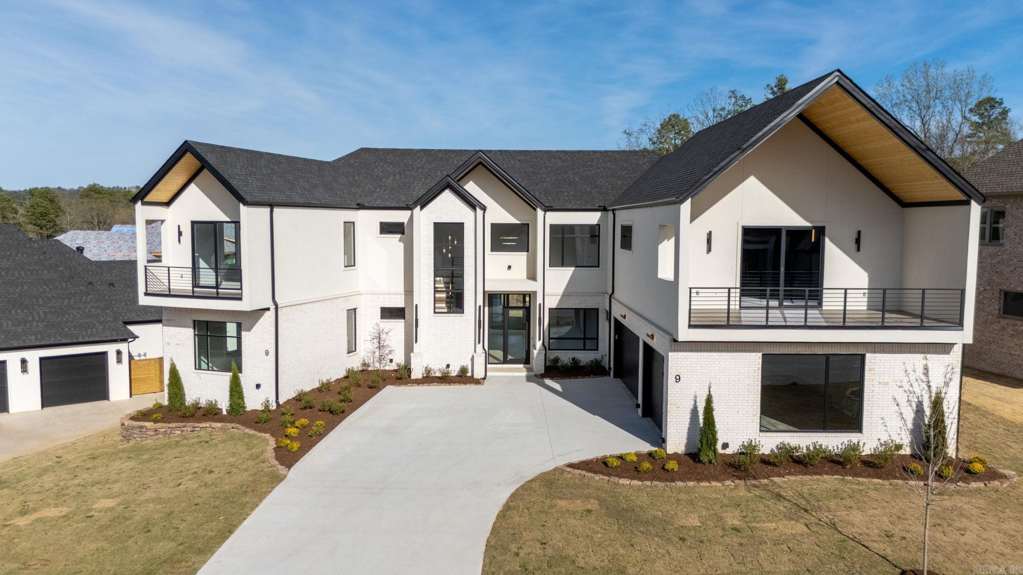9 Abington Court Property Photo